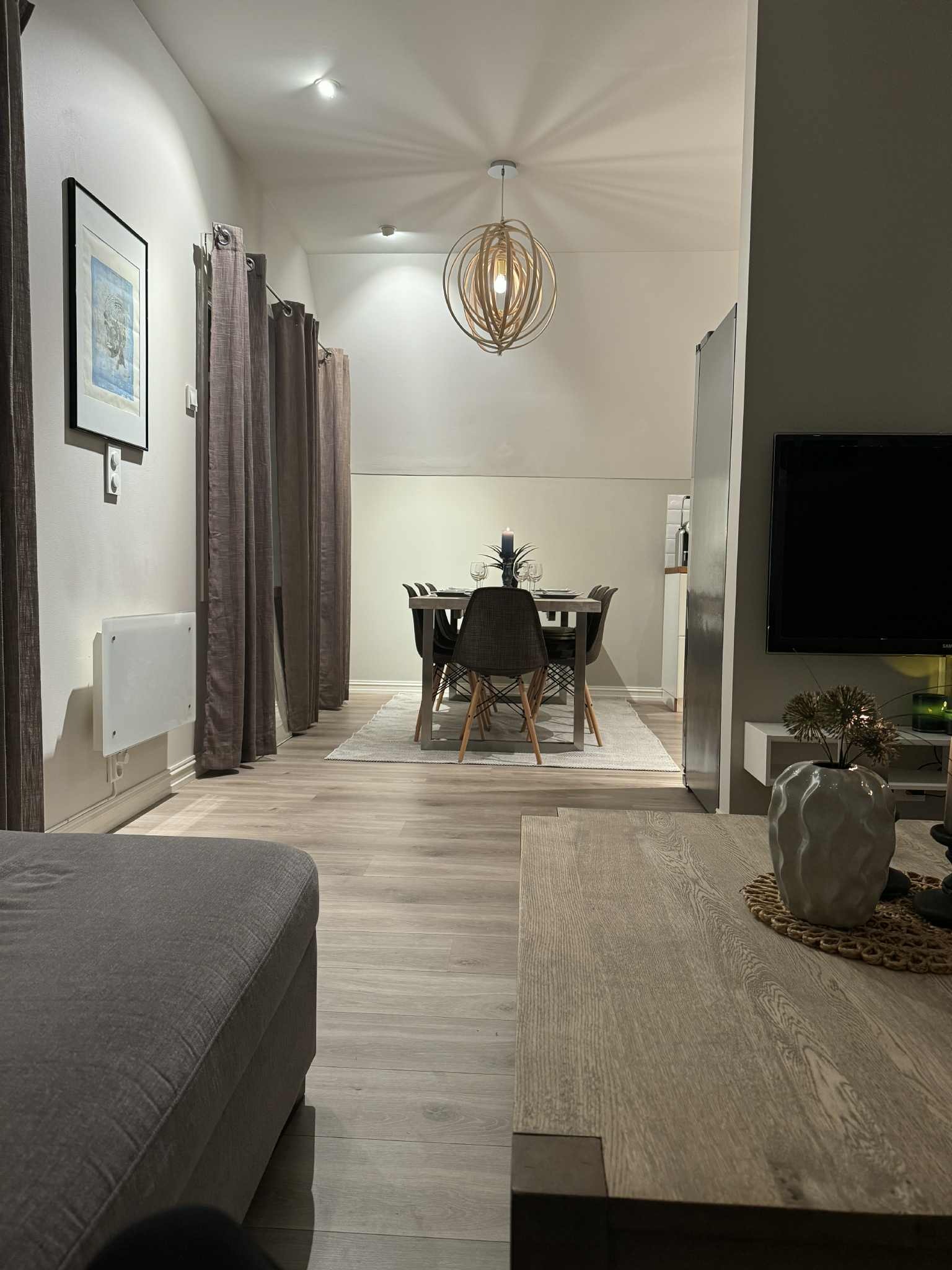 Fra stue mot spiseplass