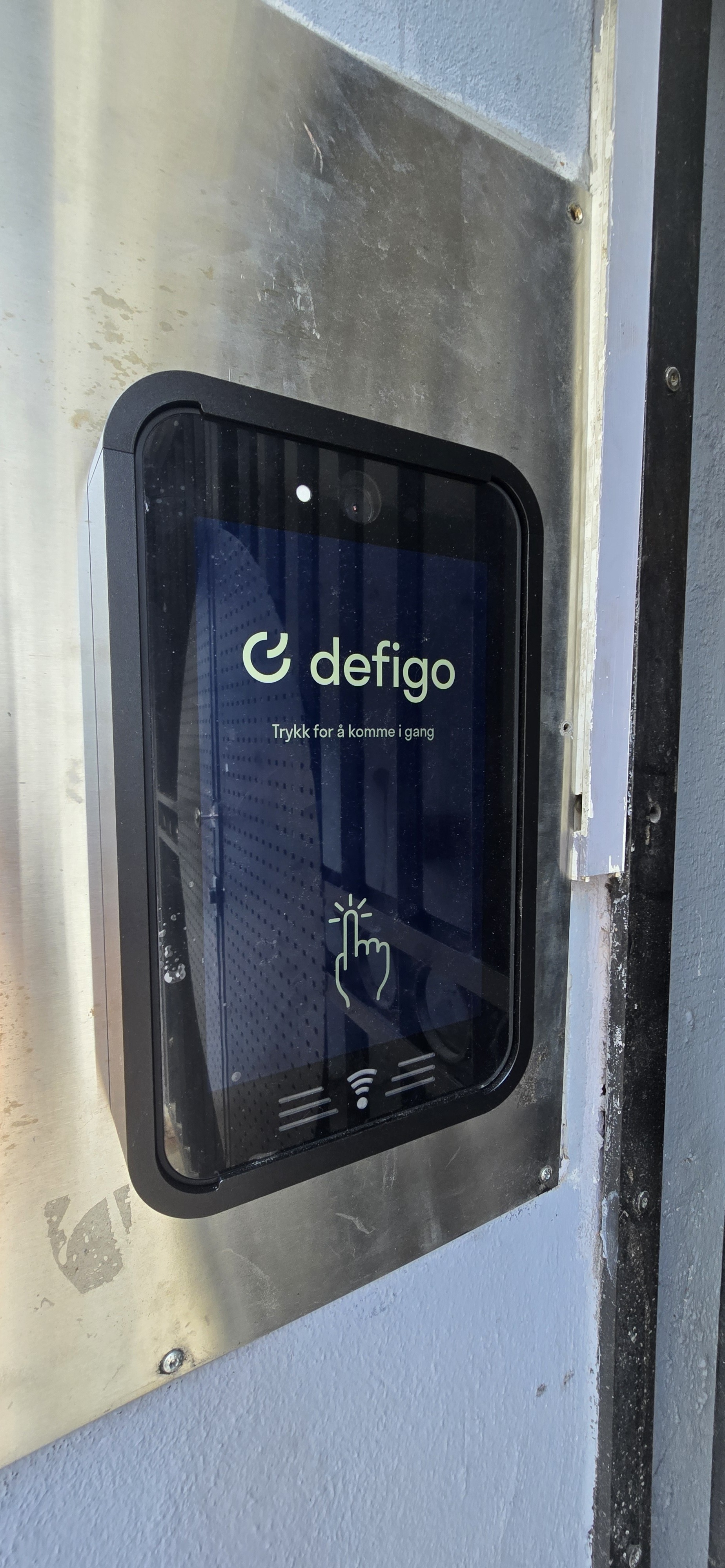 Åpne porten ved hjelp av en mobilapp