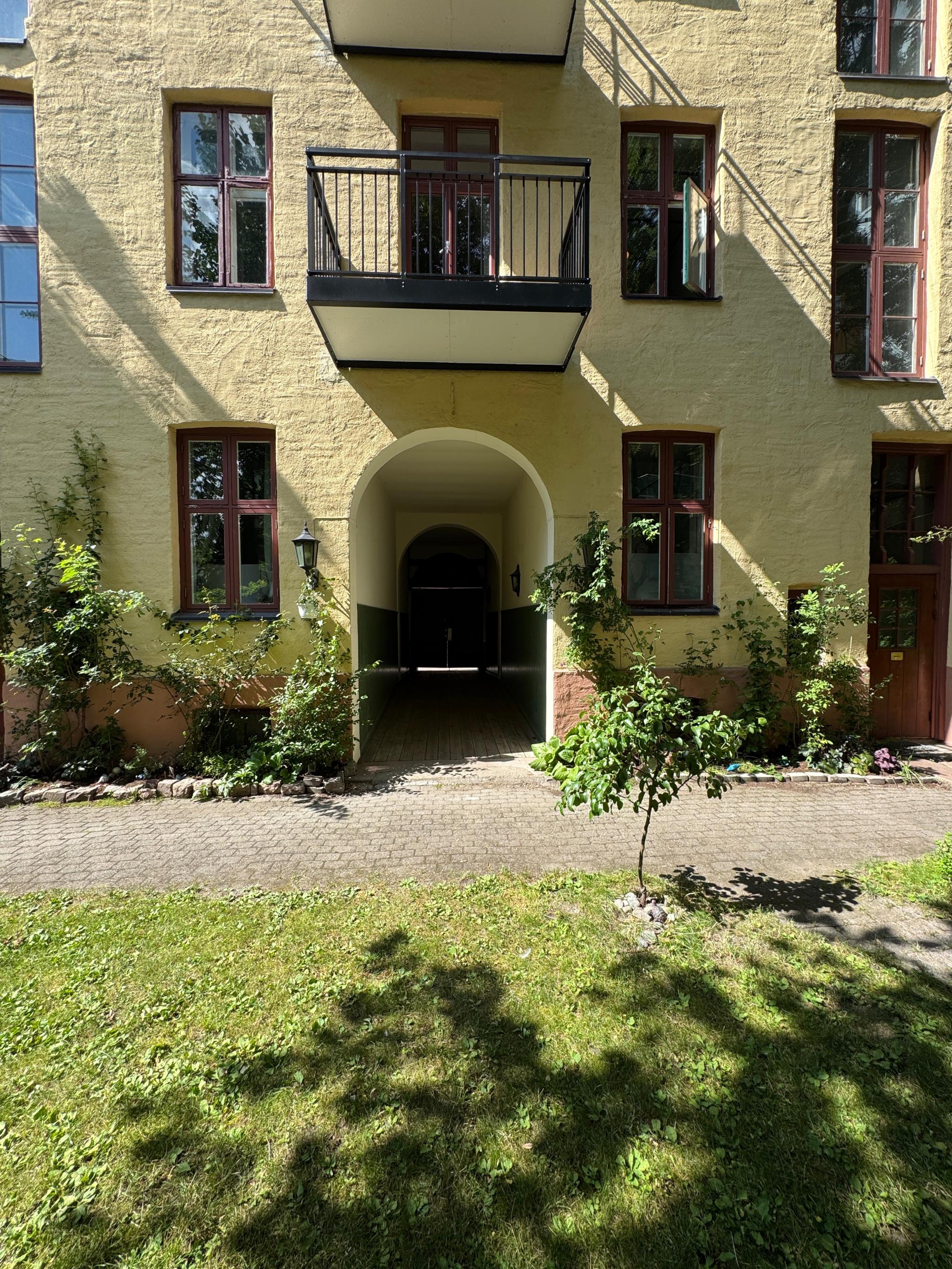 Inngang til bakgård