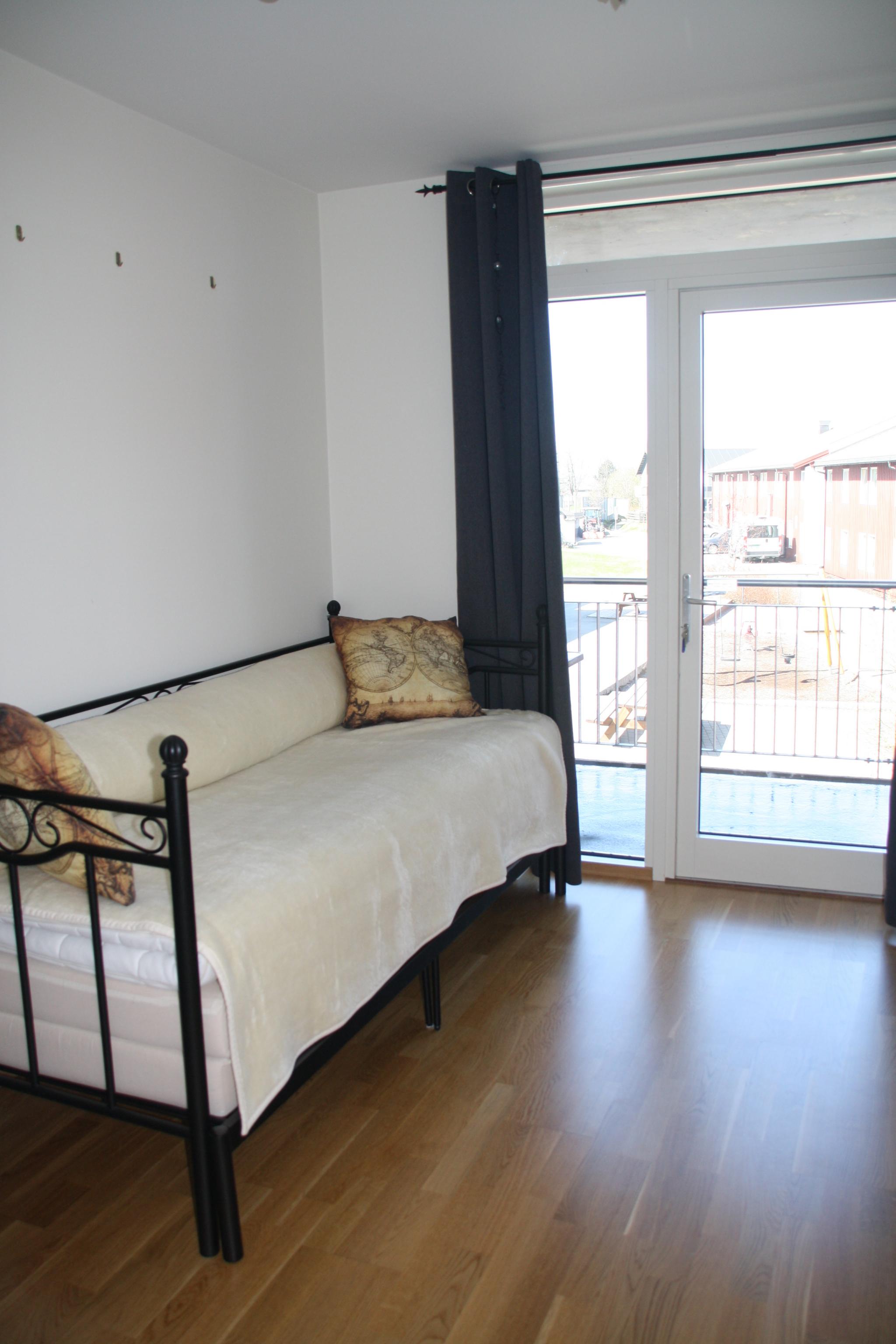 Gjesterom med utgang til balkong