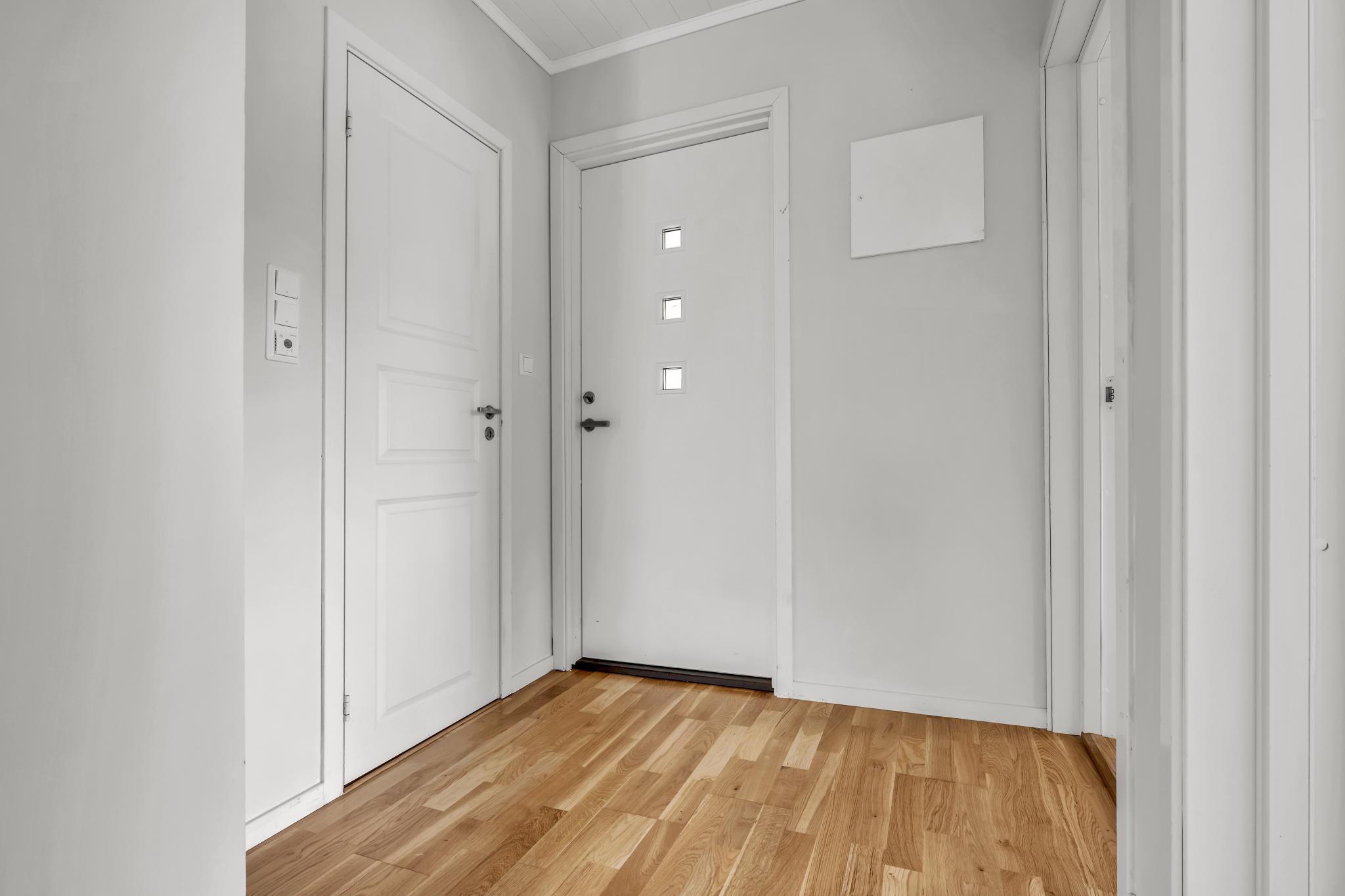 Inngangsdør til leilighet