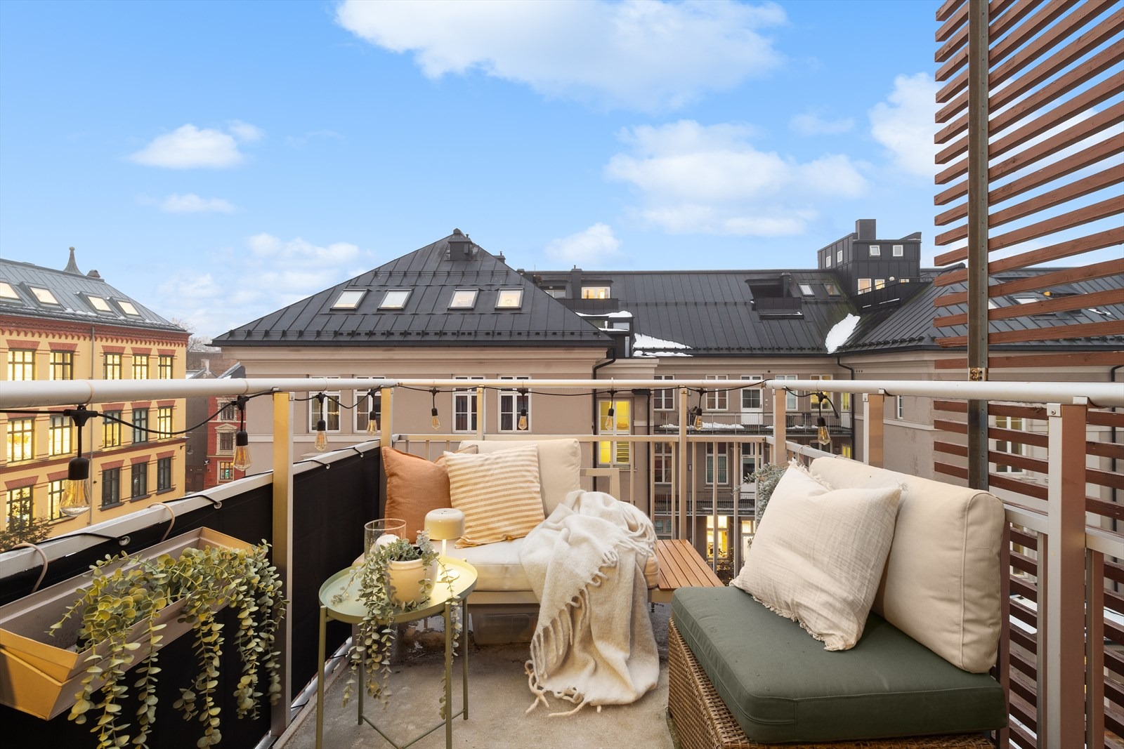 Stor balkong uten innsyn