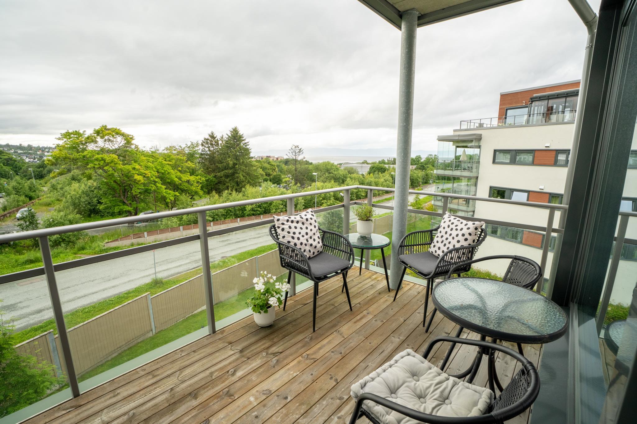 Balkong - med sjøutsikt