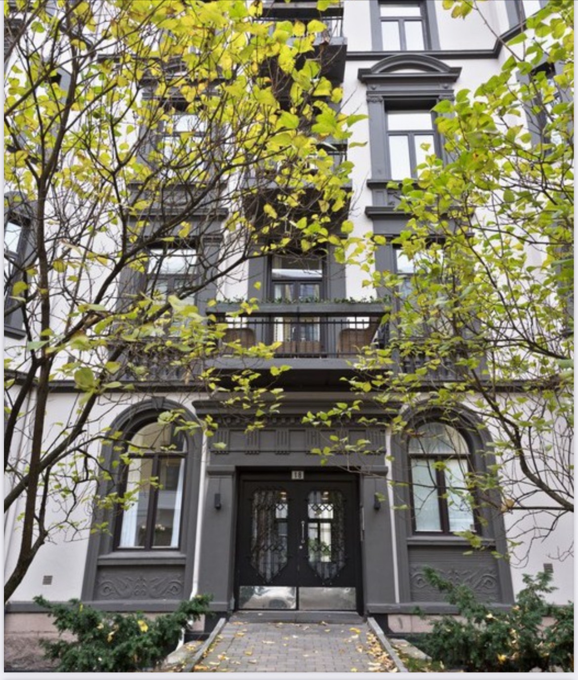 Inngang fra Nobelsgate. 