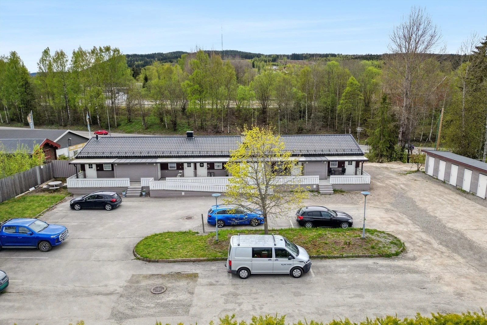 Asfaltert parkeringsplass