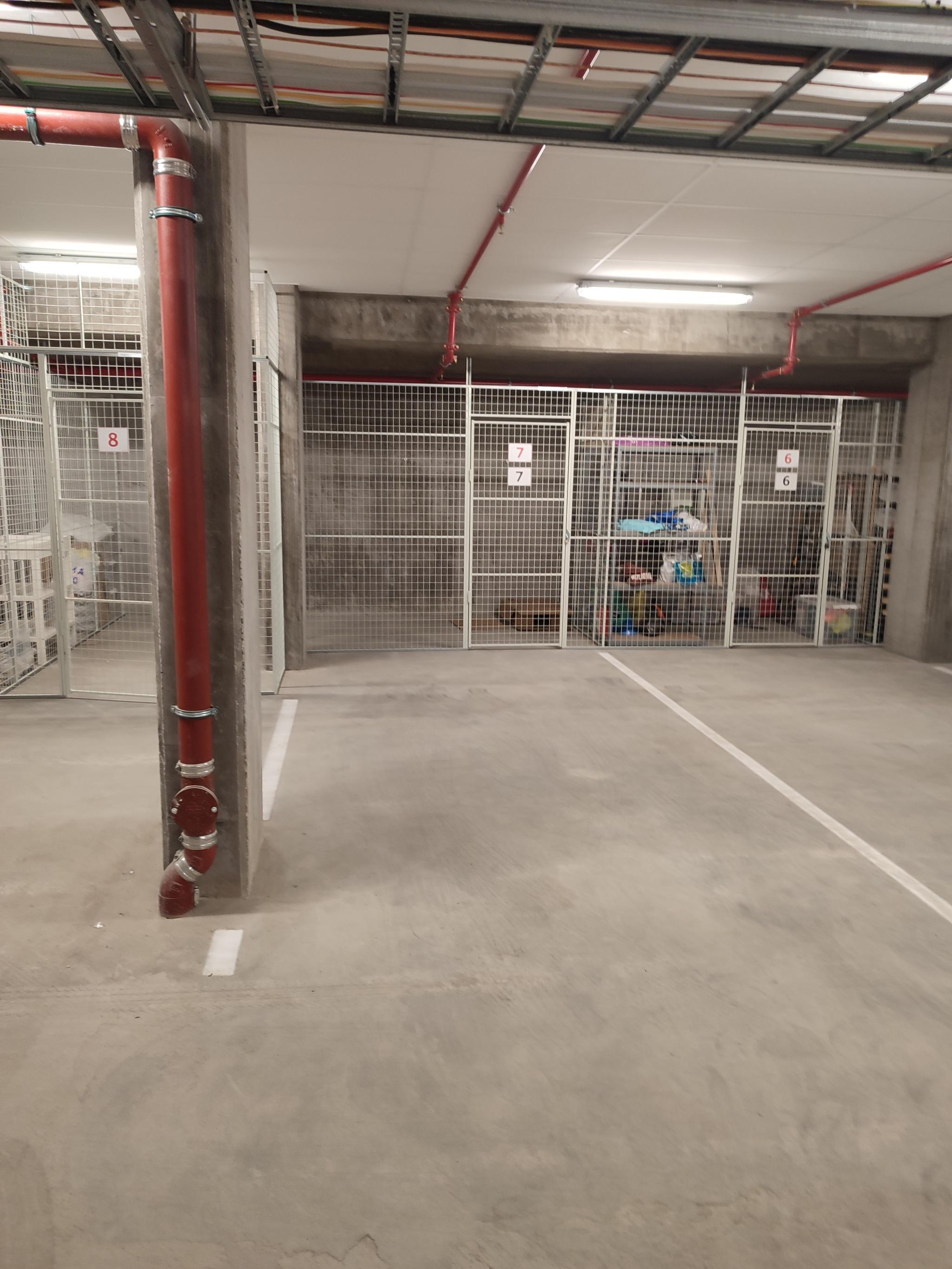 garasje plass med bod