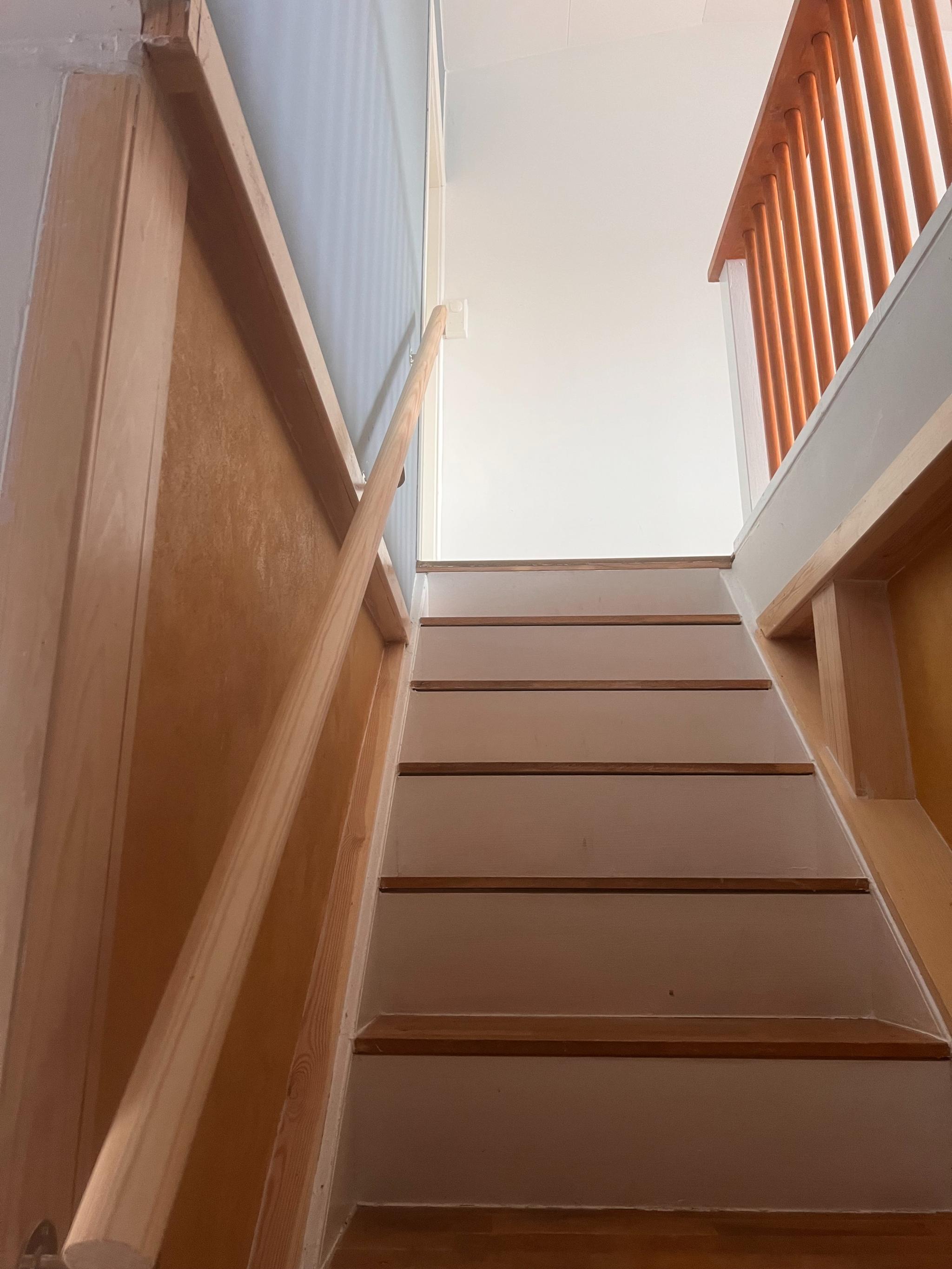 Trappa til andre etasje