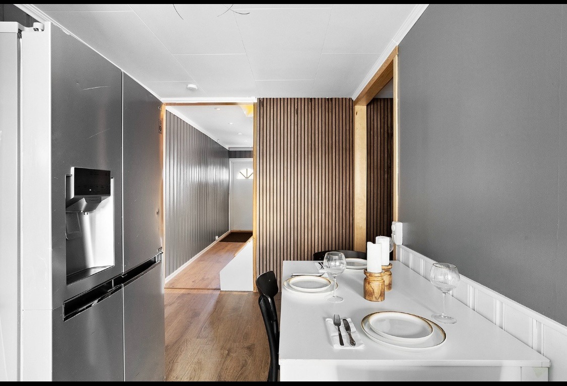 Fra kjøkken til gangen ut