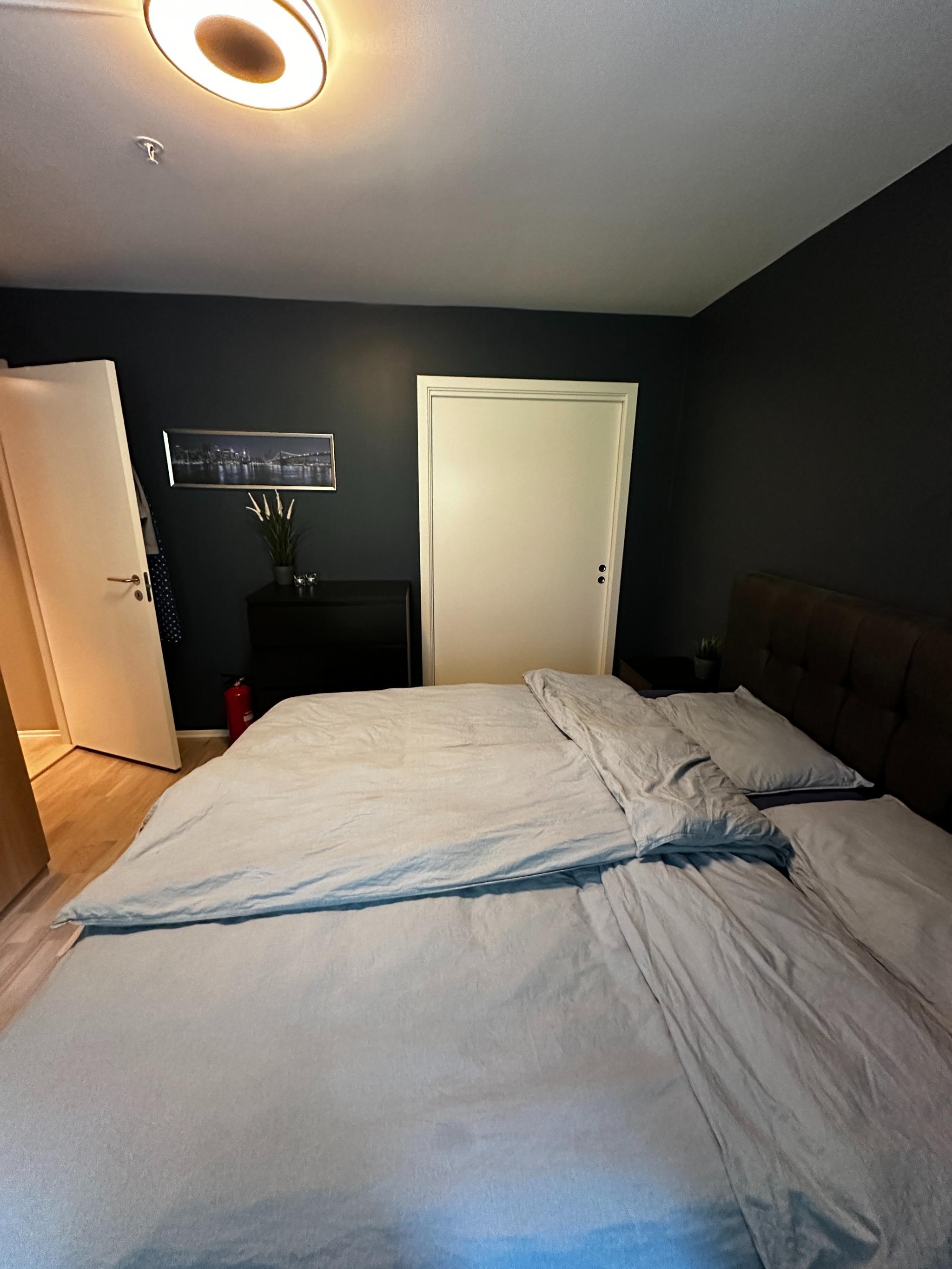 Fra hovedsoverommet kommer man inn til innvending bod.