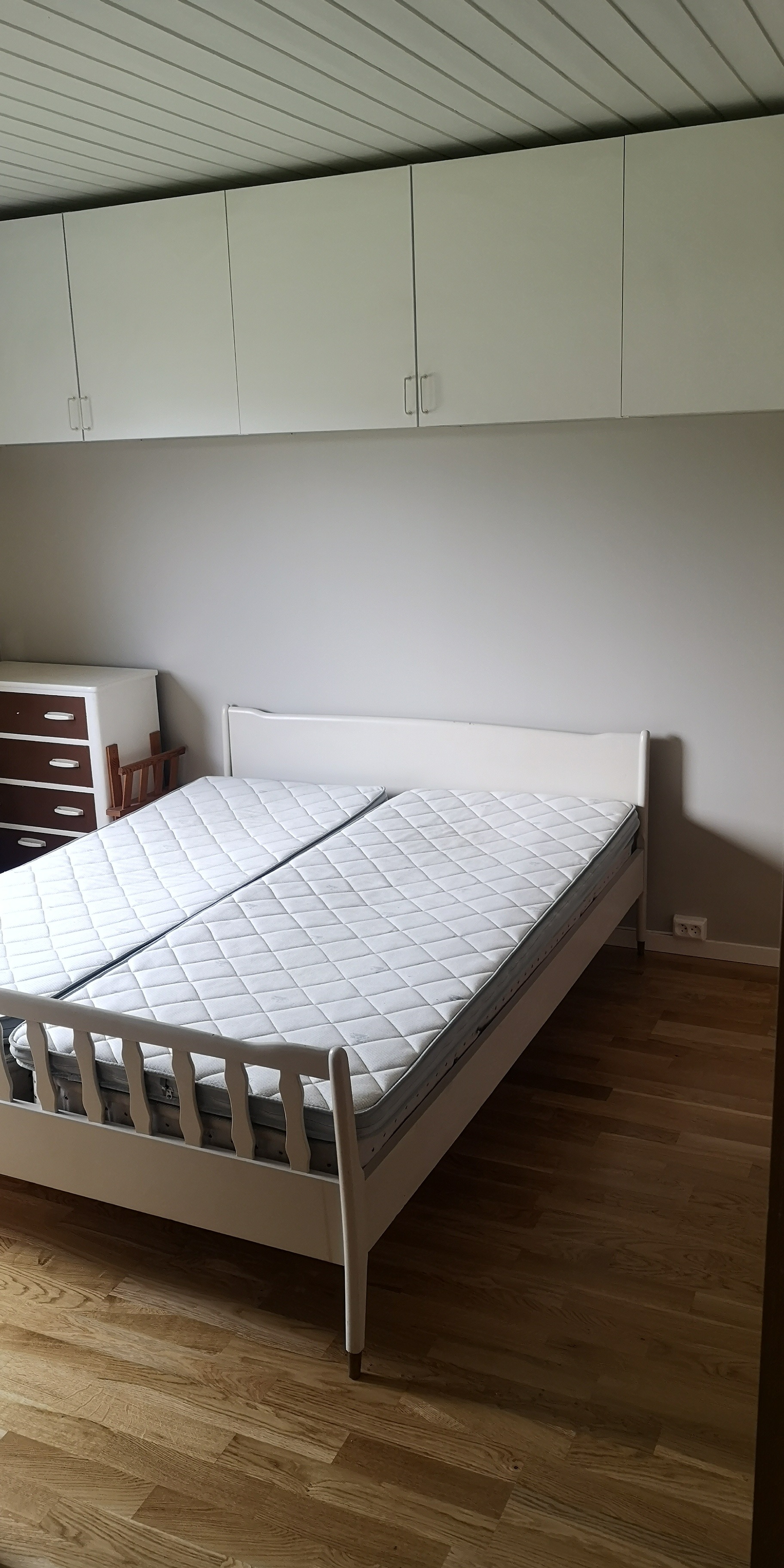 Soverom 3 med god skapplass. 