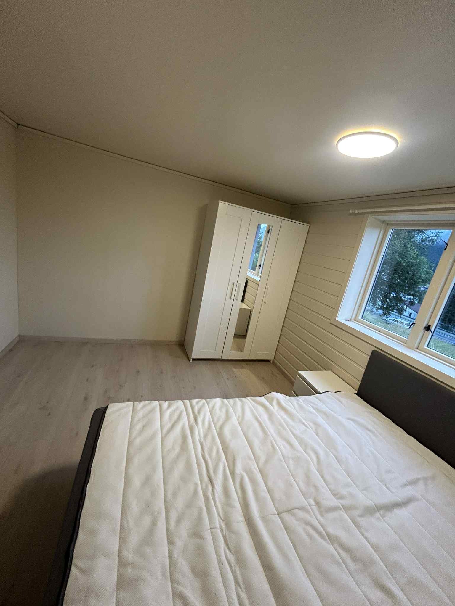 Soverom 2 (underetasje)