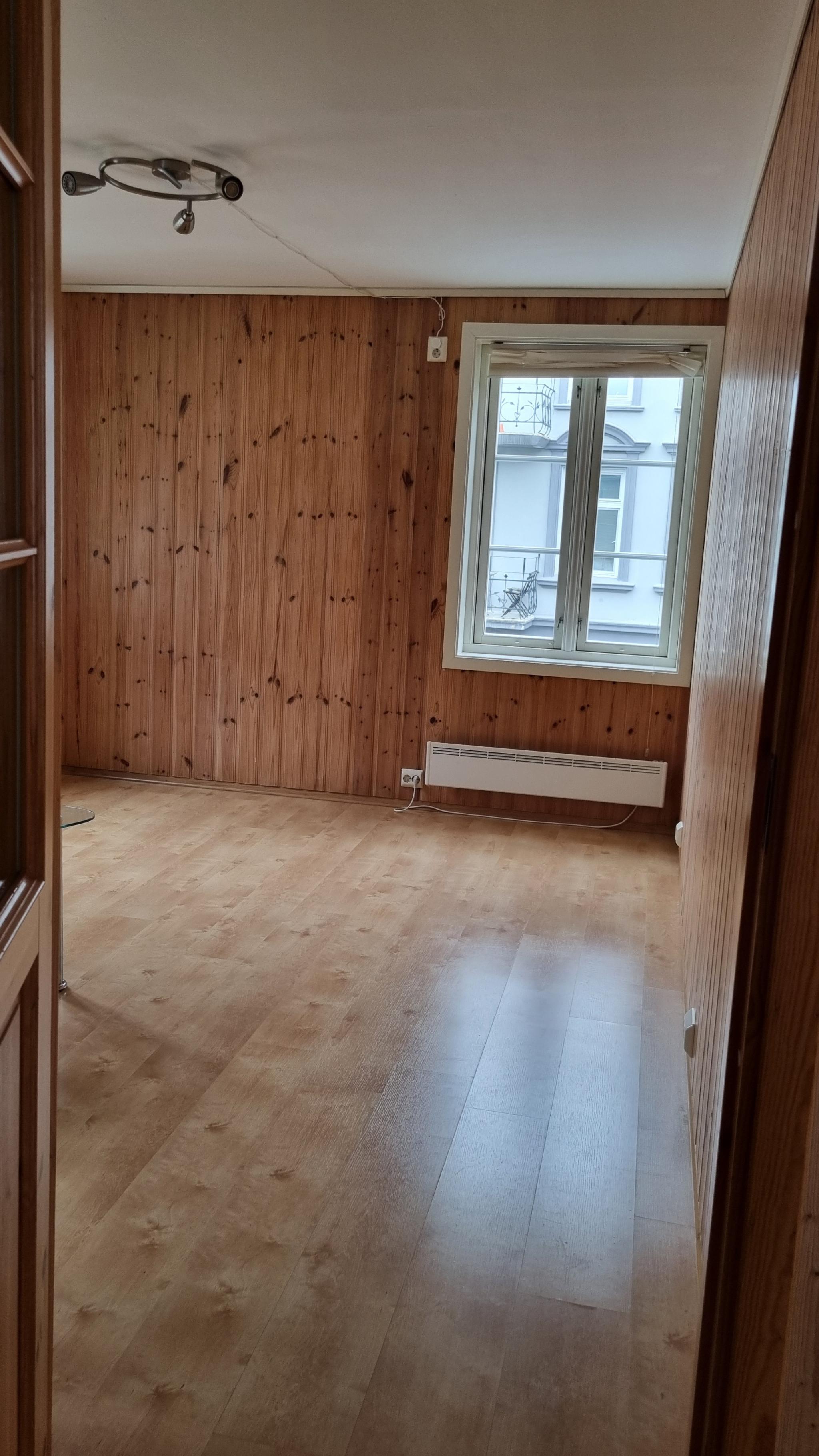 Stue sett fra gangen