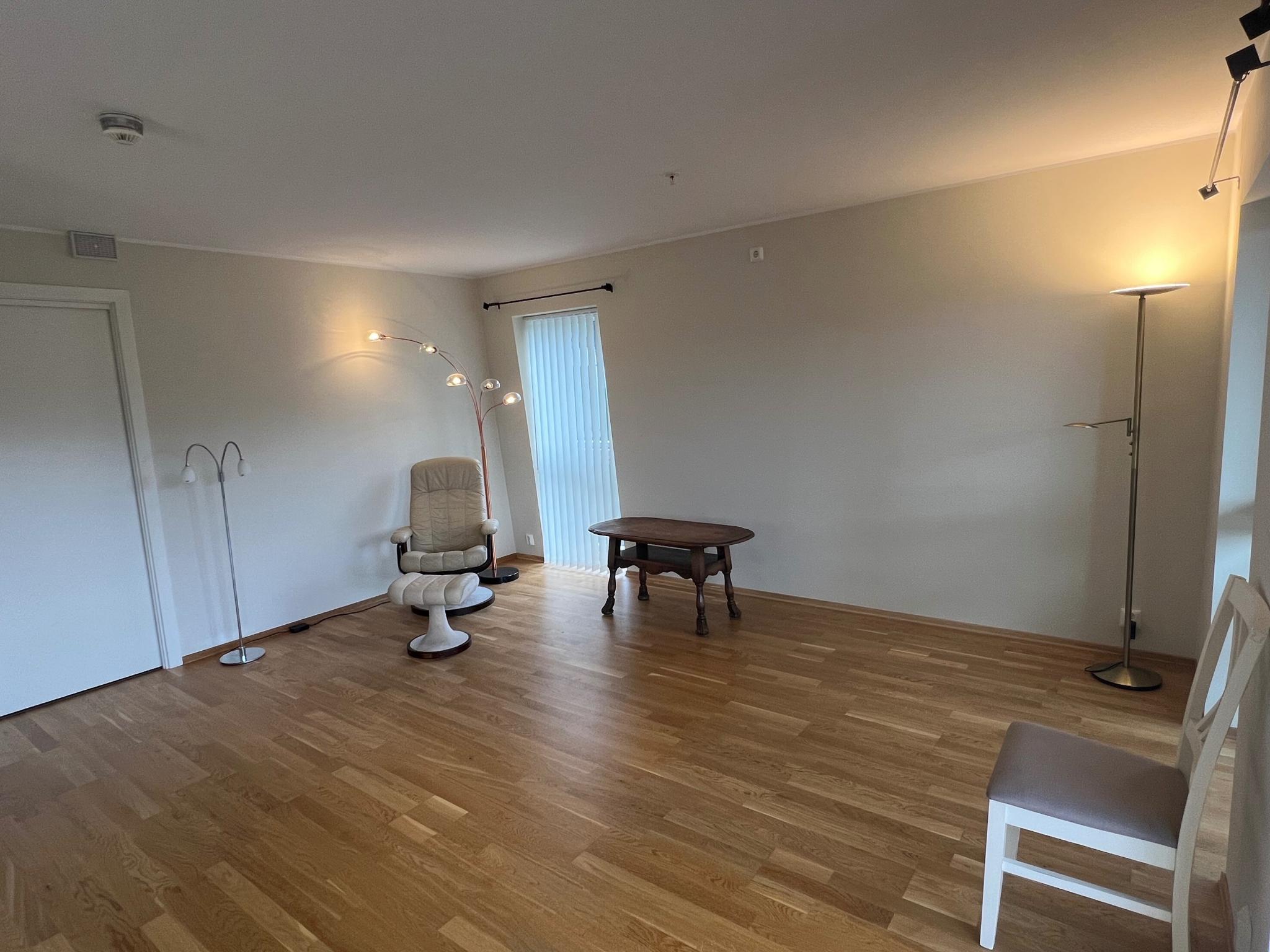 Stue. Bord og stressless er ikke tenkt med i leien.