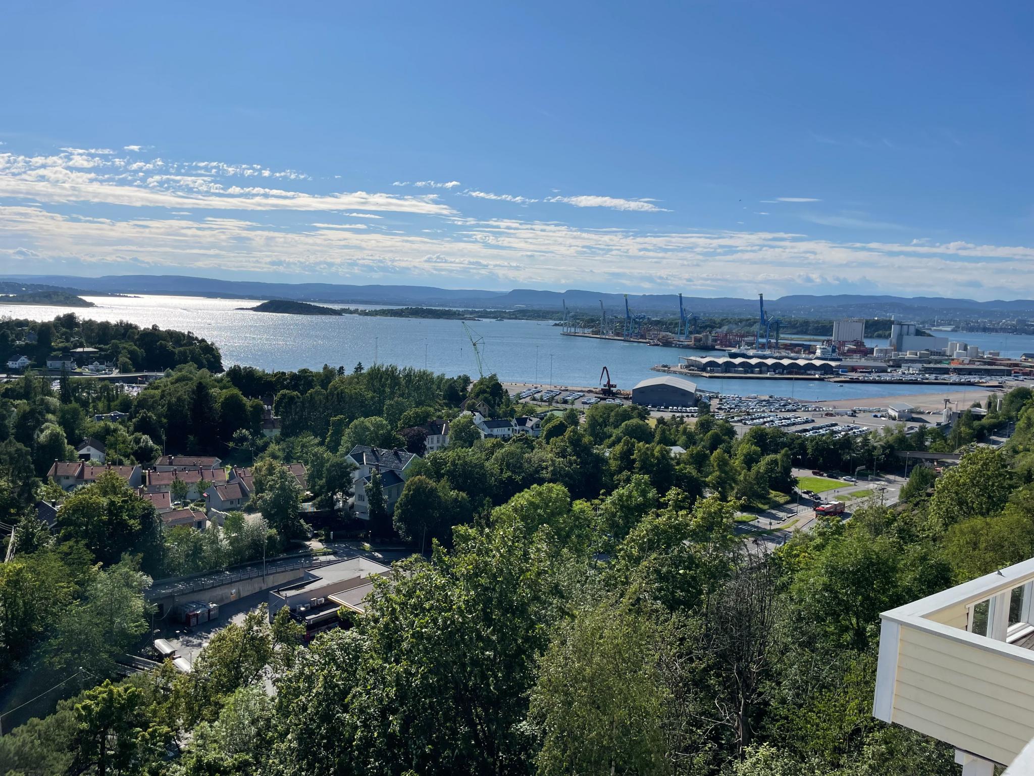 Utsikt mot havnen/byen
