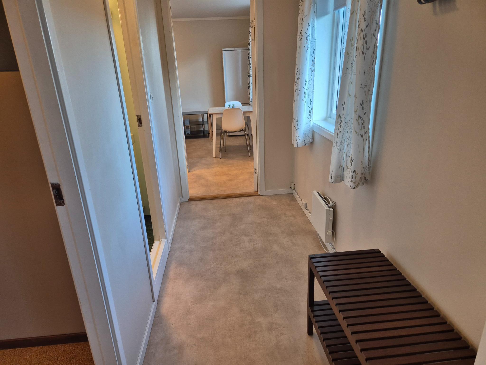 Gang med lagringsbod.