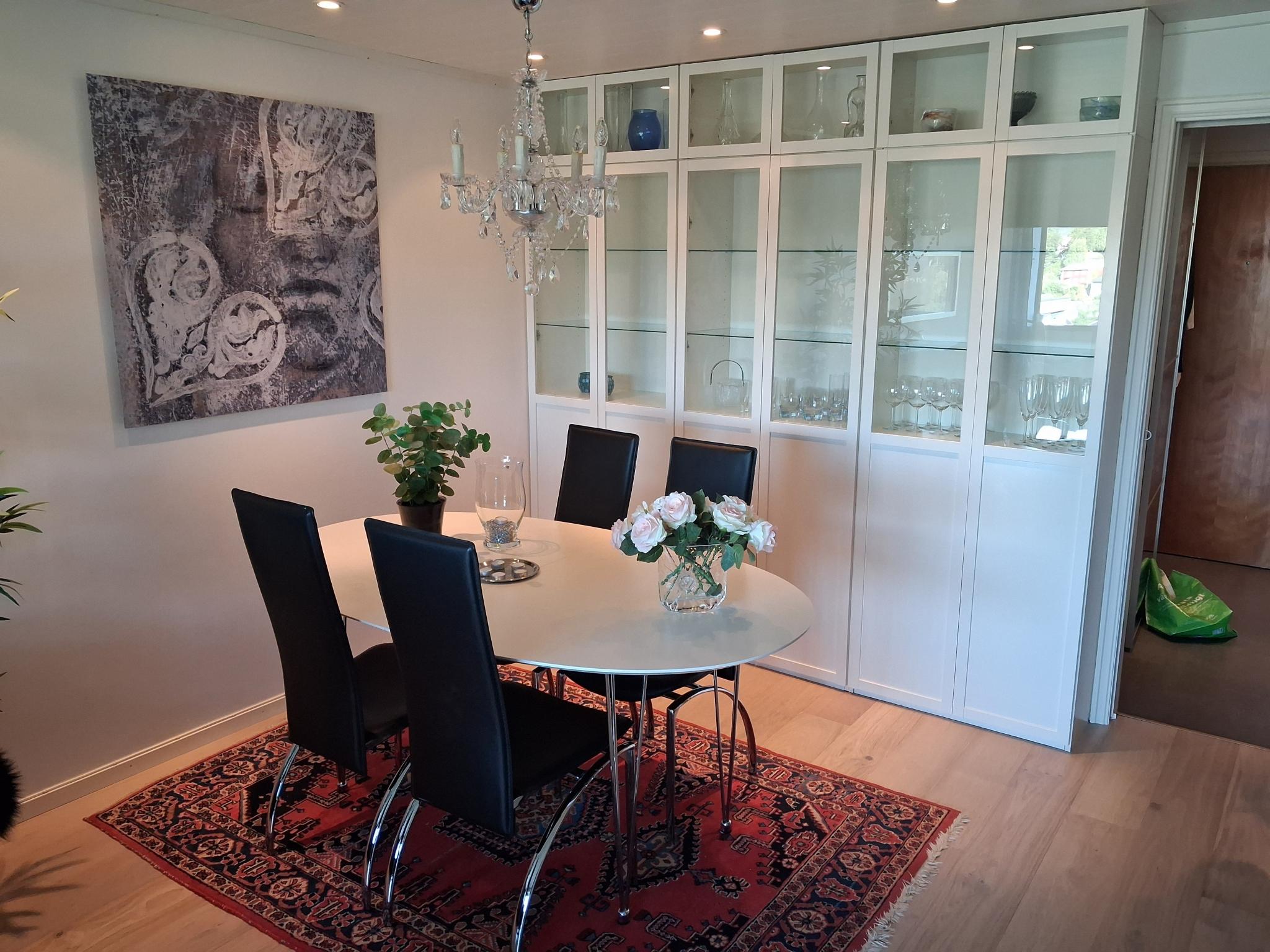 Spiseplass til 8 pers