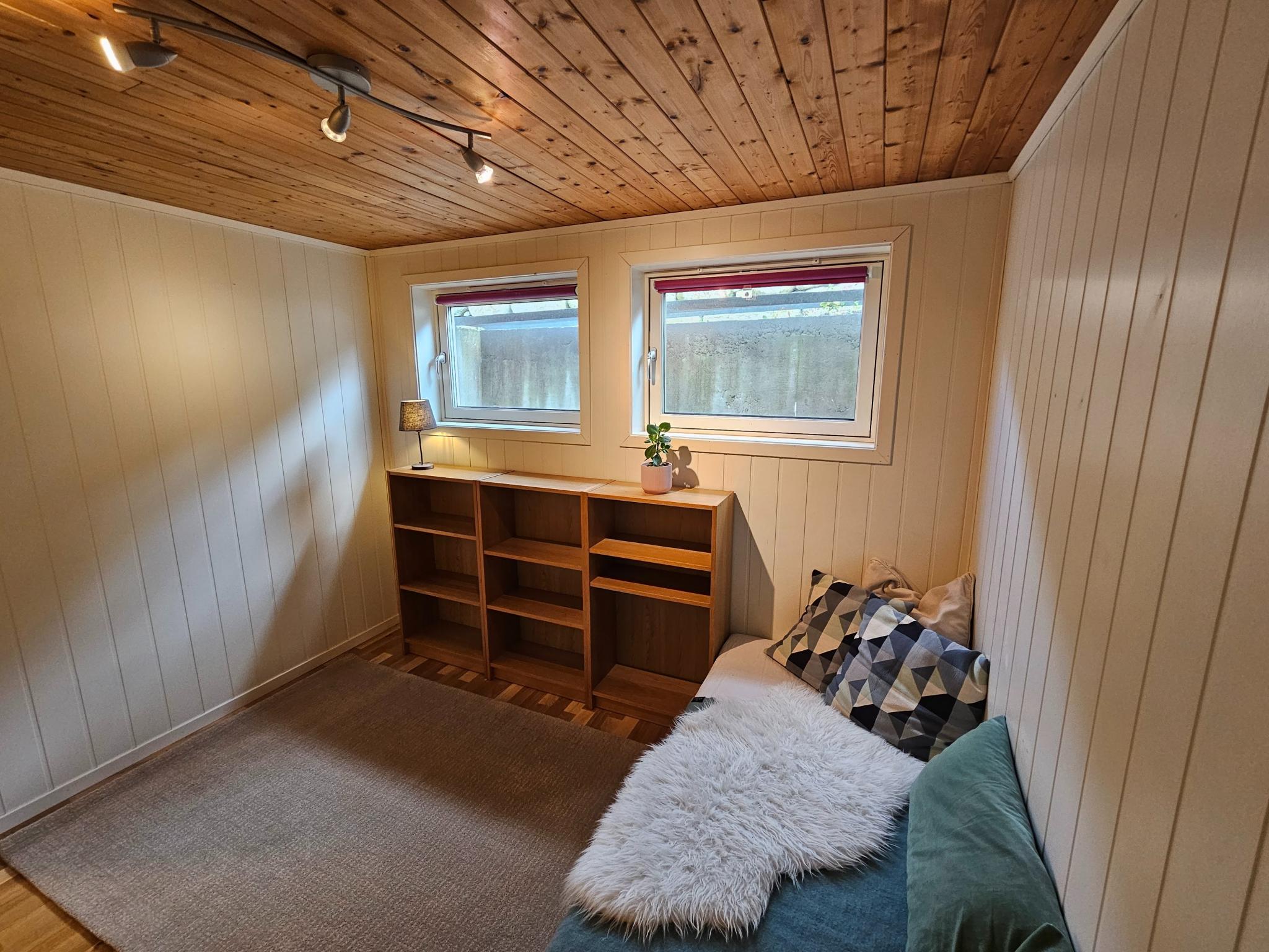 Kontor/ekstrarom med vindu, ca. 8 kvm.