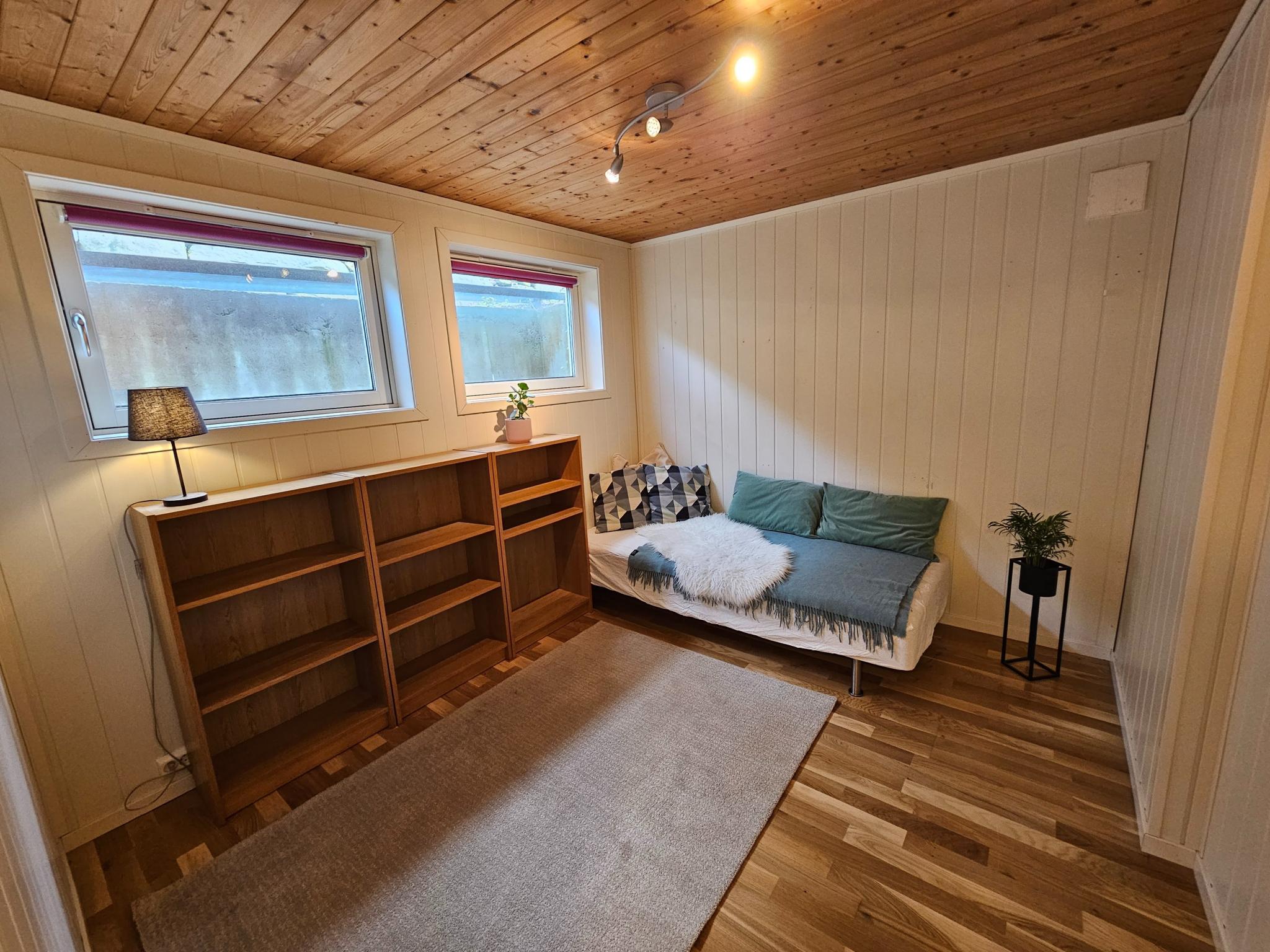 Kontor/ekstrarom med vindu, ca. 8 kvm.