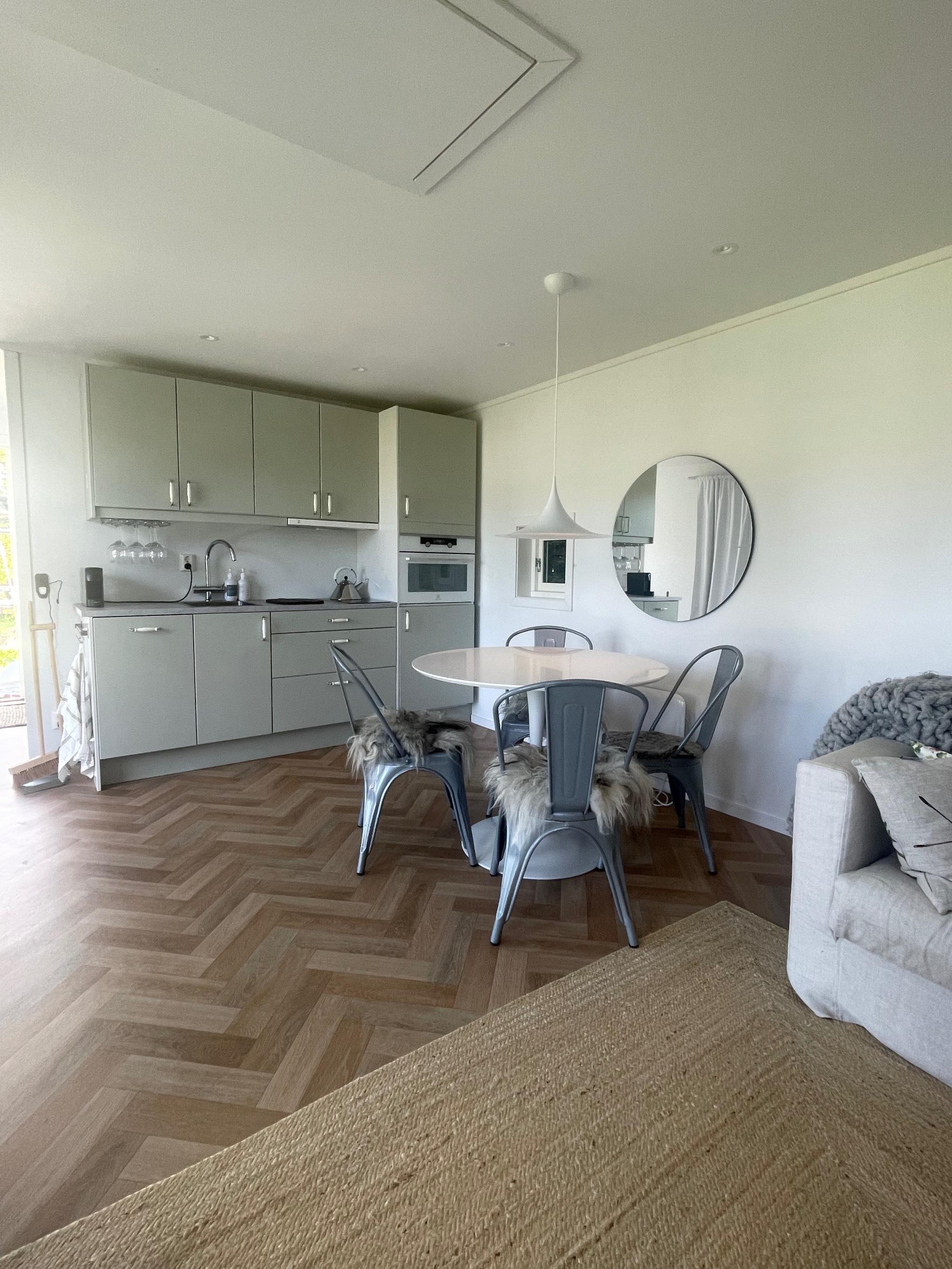 Kjøkken og spiseplass