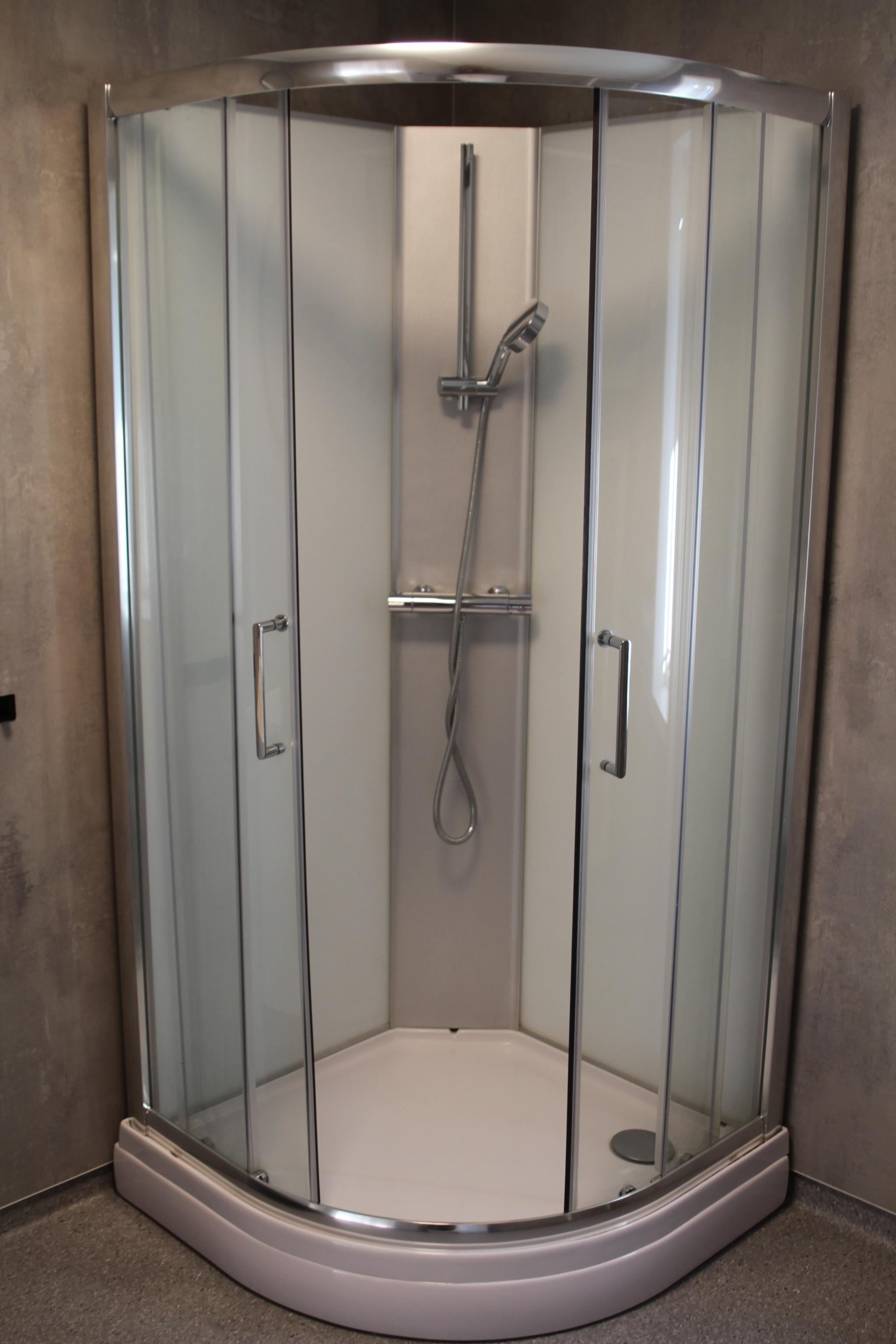 Romslig 90x90 dusjkabinett