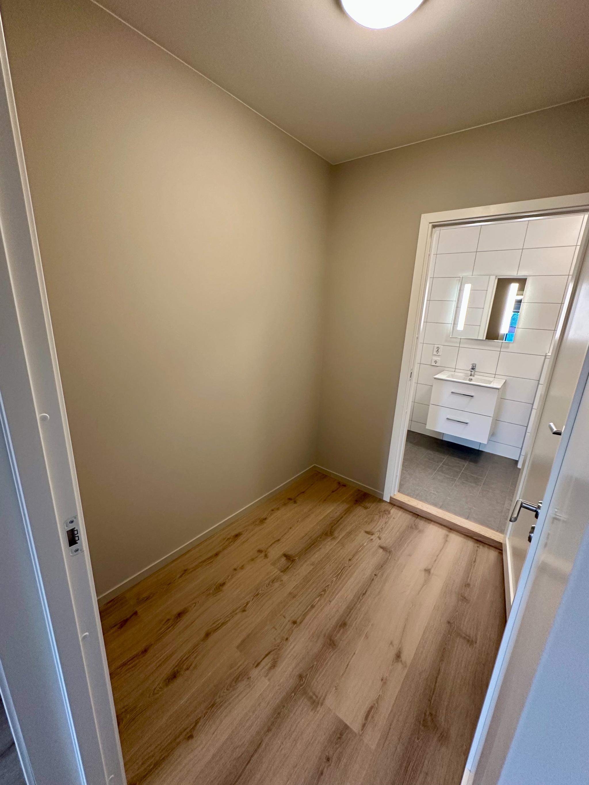 Garderobeskap kommer