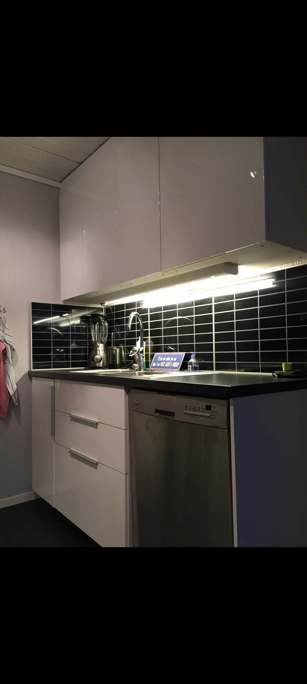 Kjøkken med oppvaskmaskin