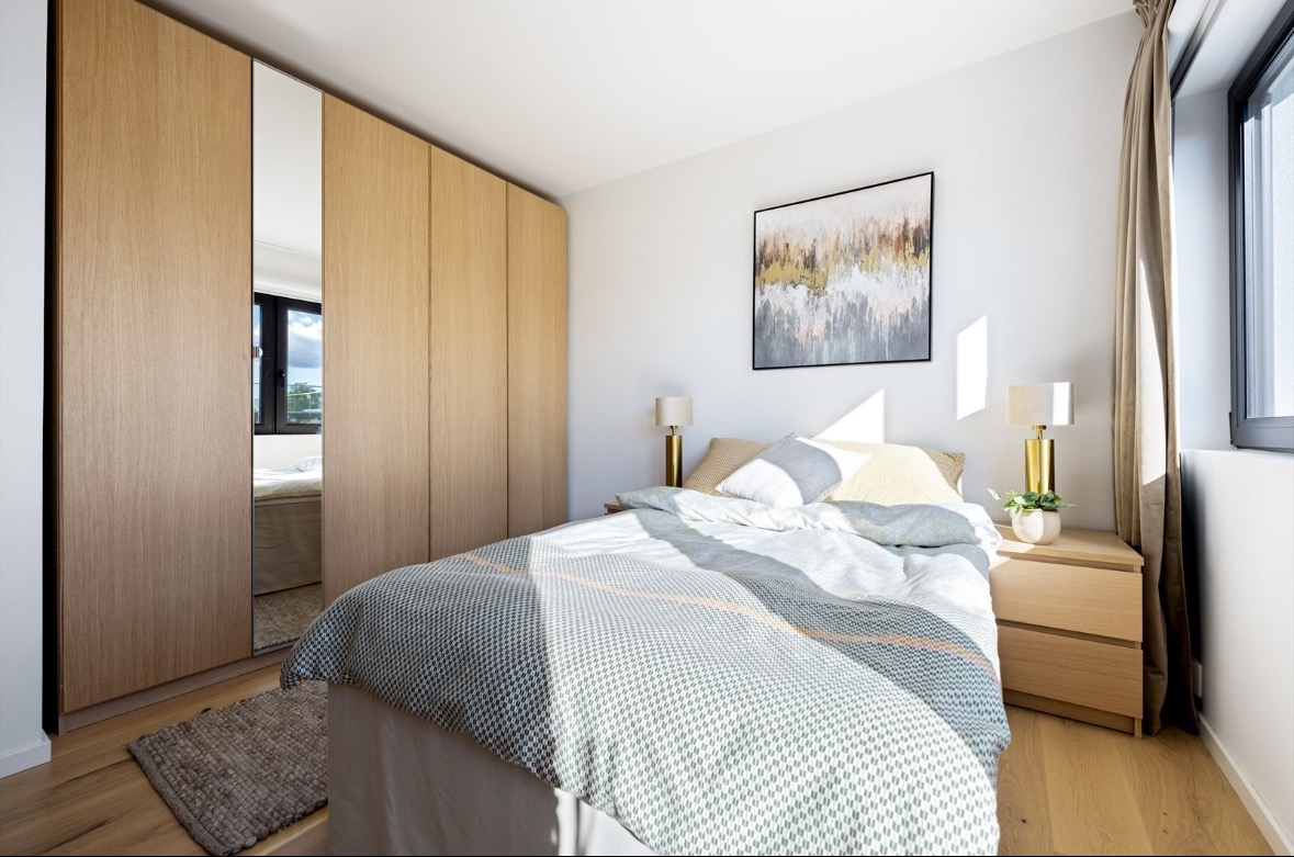 romslig og stort klesskap 