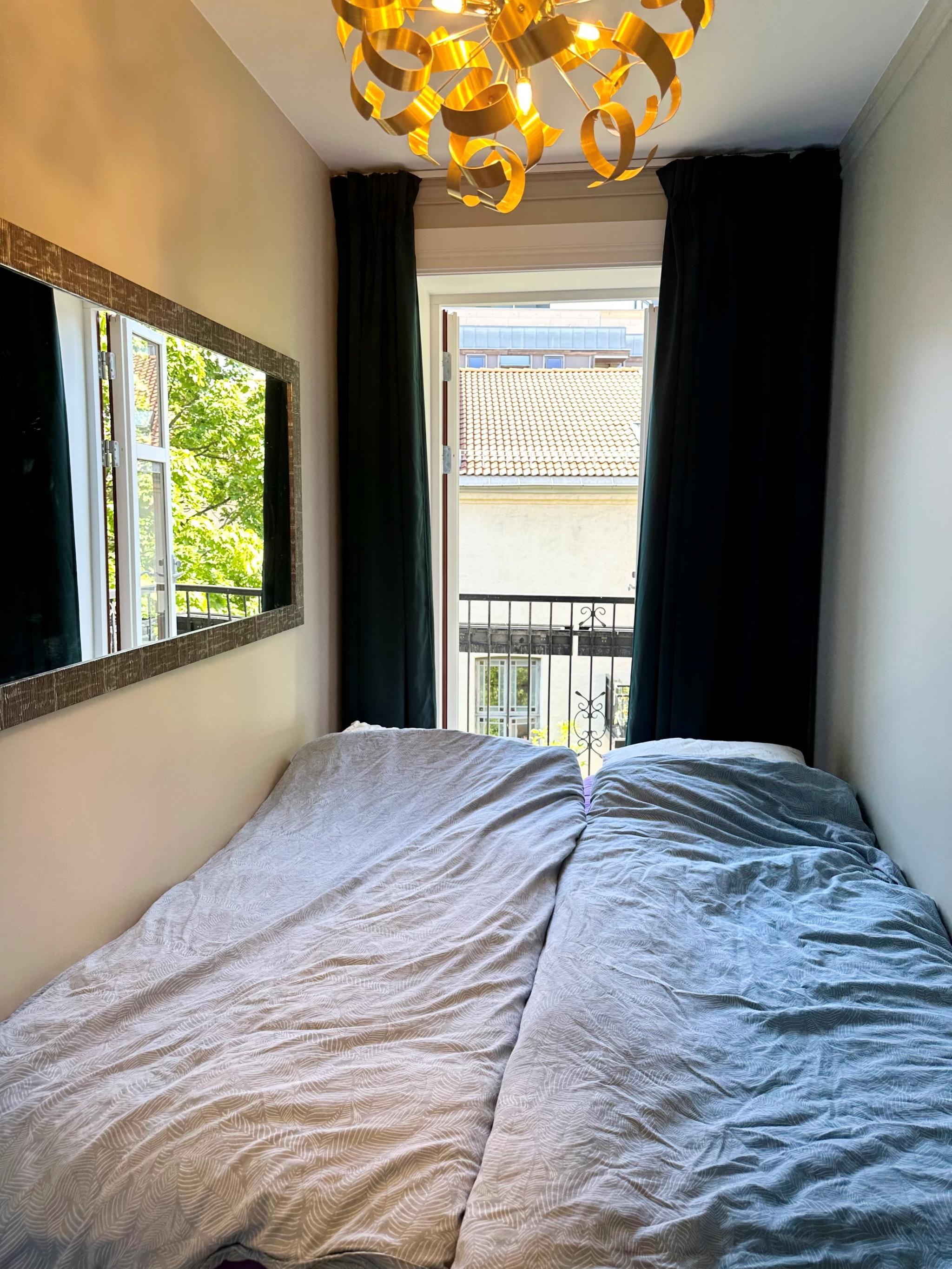 Svane kontinental seng 150x200 cm