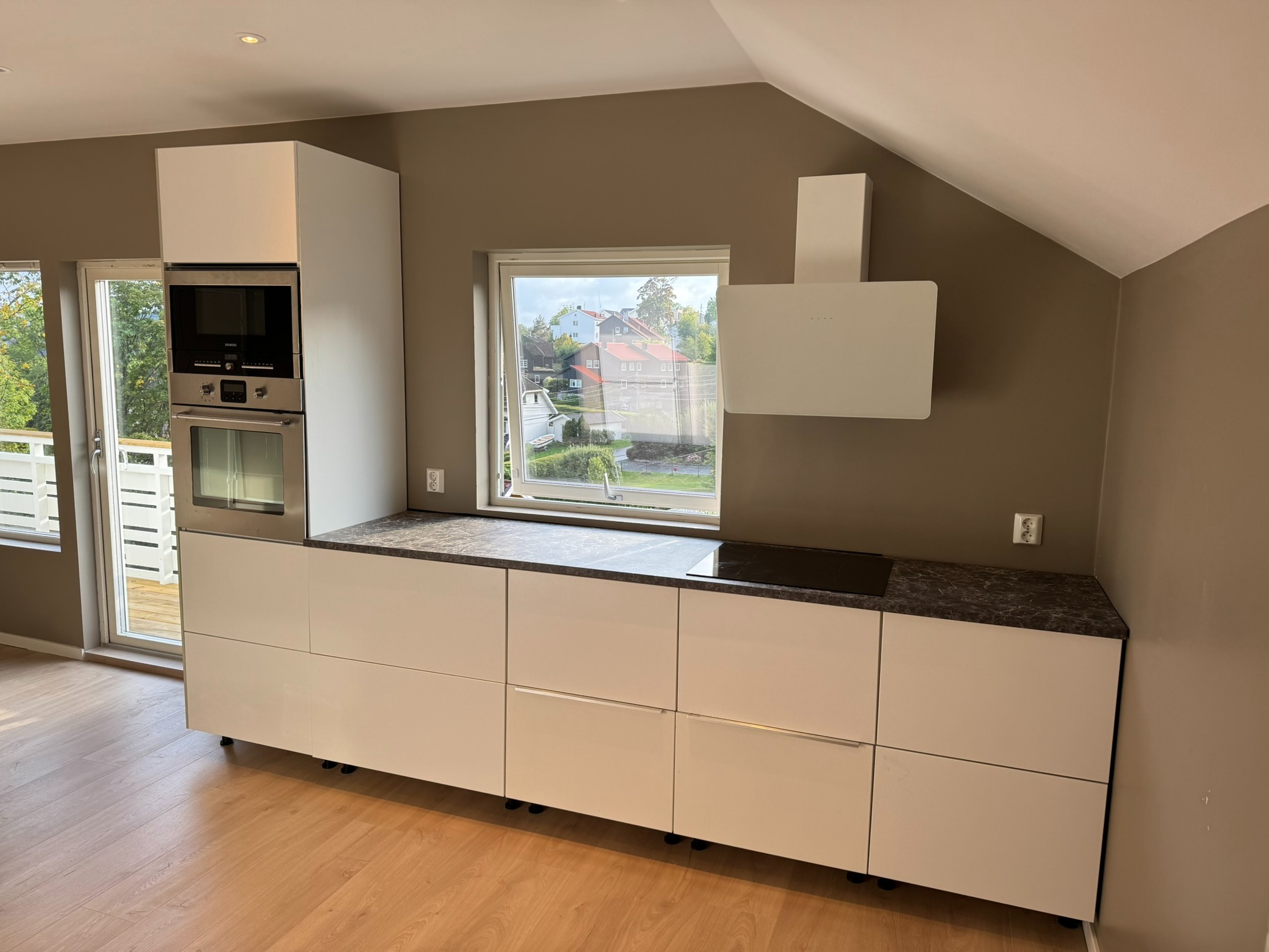 Nyrenovert leilighet med tre soverom, balkong mm leies ut