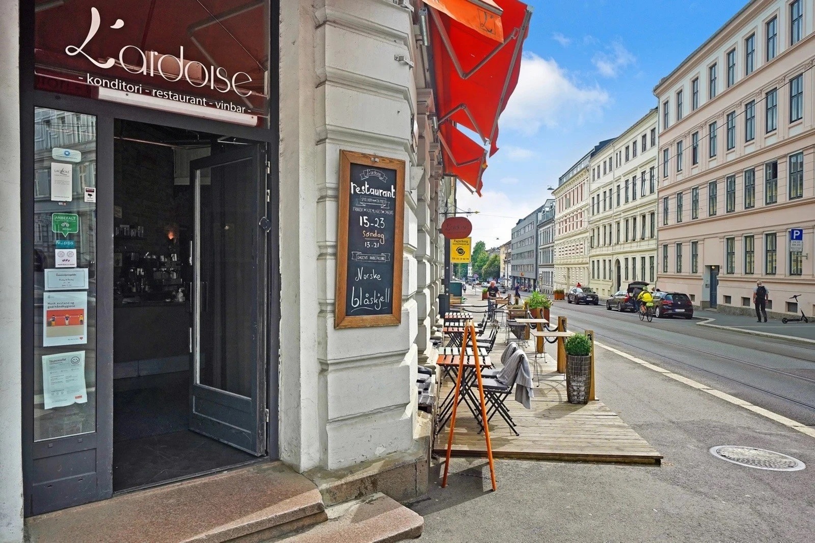 Kafeer, restauranter og uteliv like i nærheten