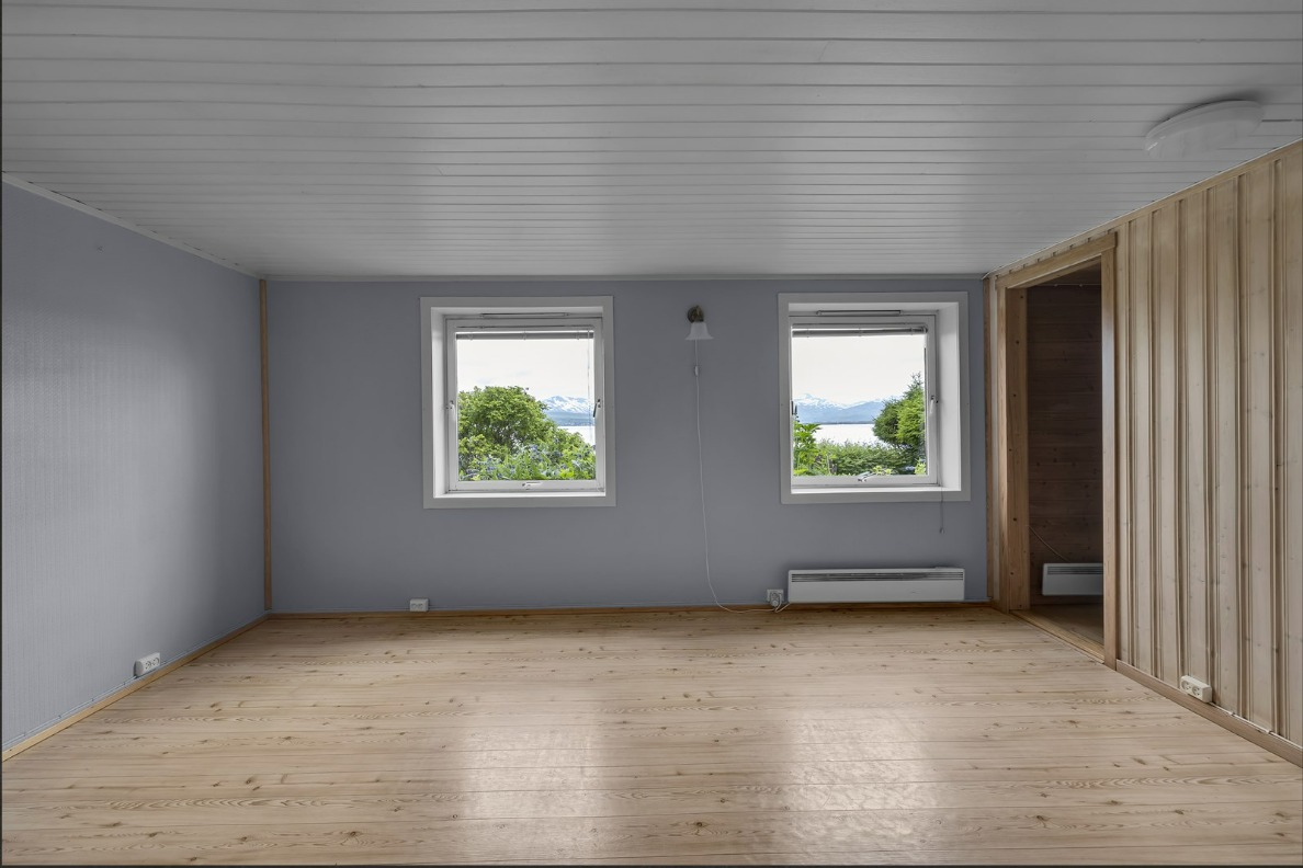 stue med utsikt (møbler vil byttes ut)