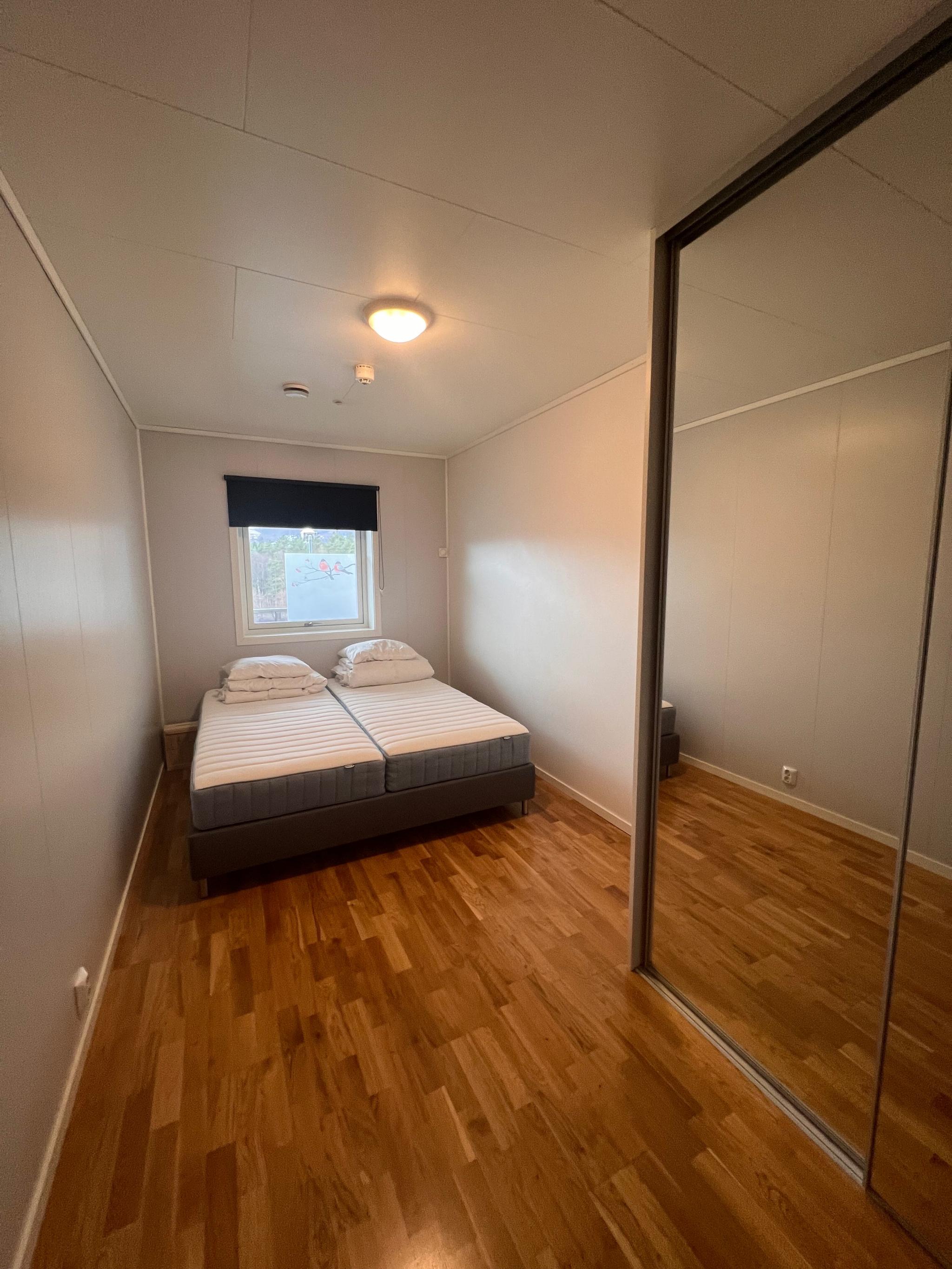 Soverom med god garderobe