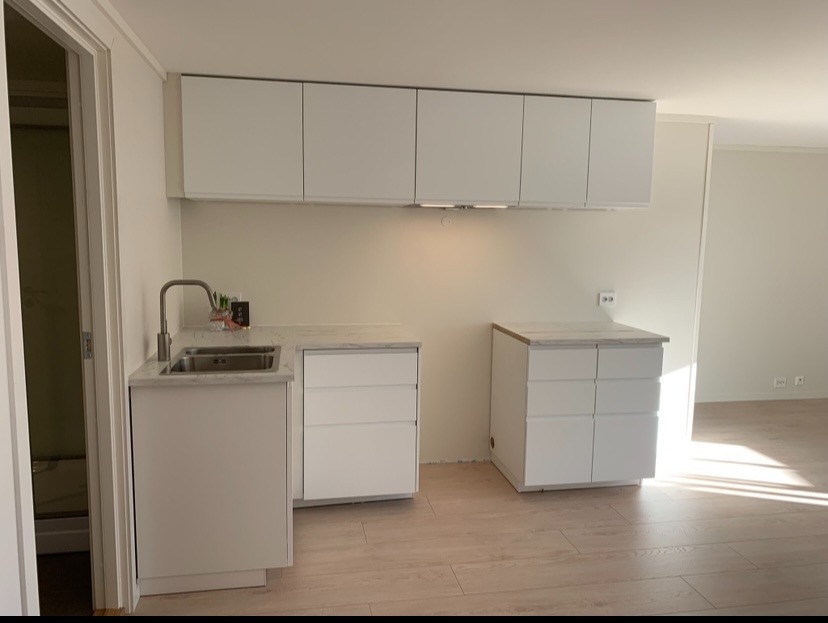 Kjøkken med oppvaskemaskin