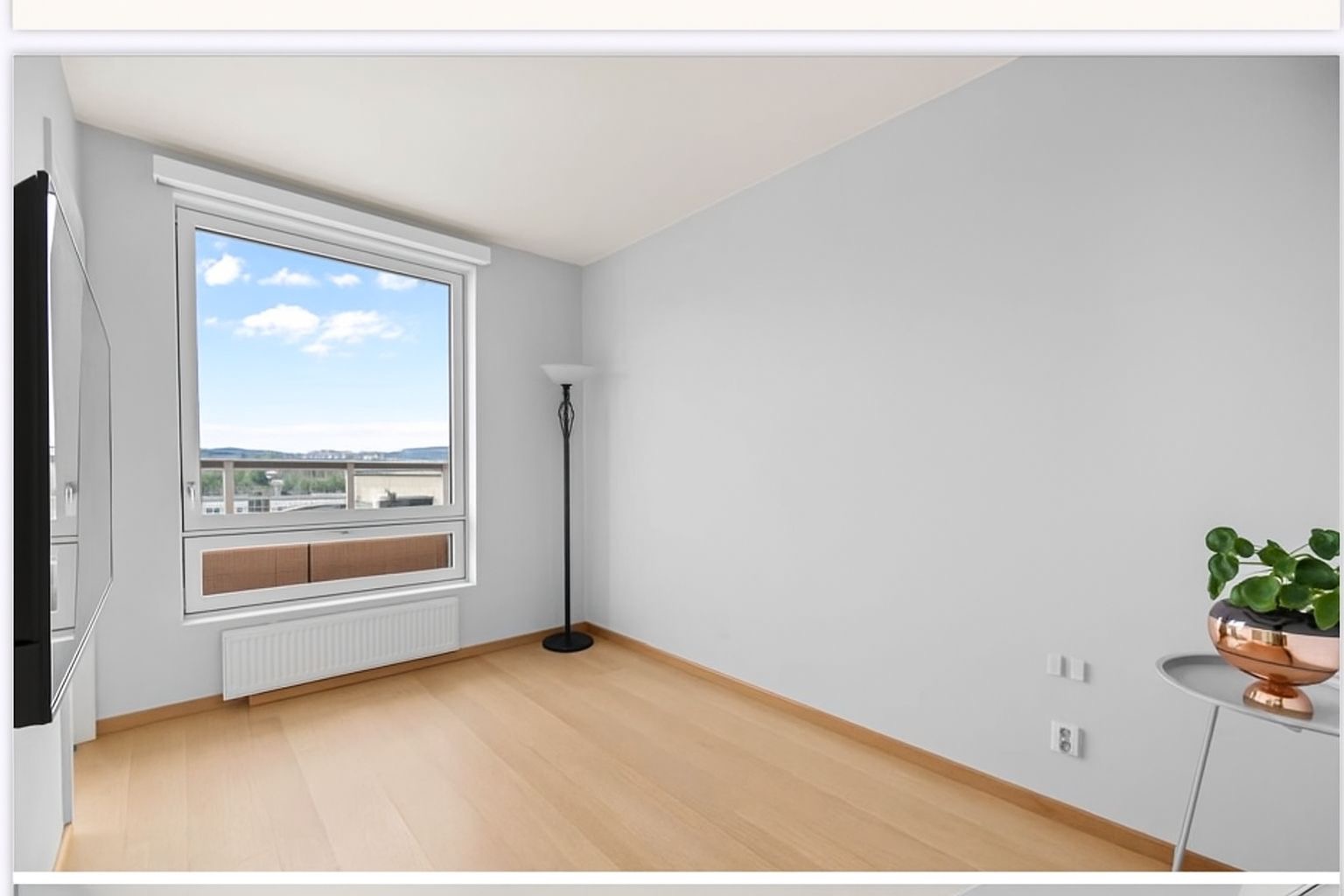 Hovedsoverom med elektrisk gardiner 