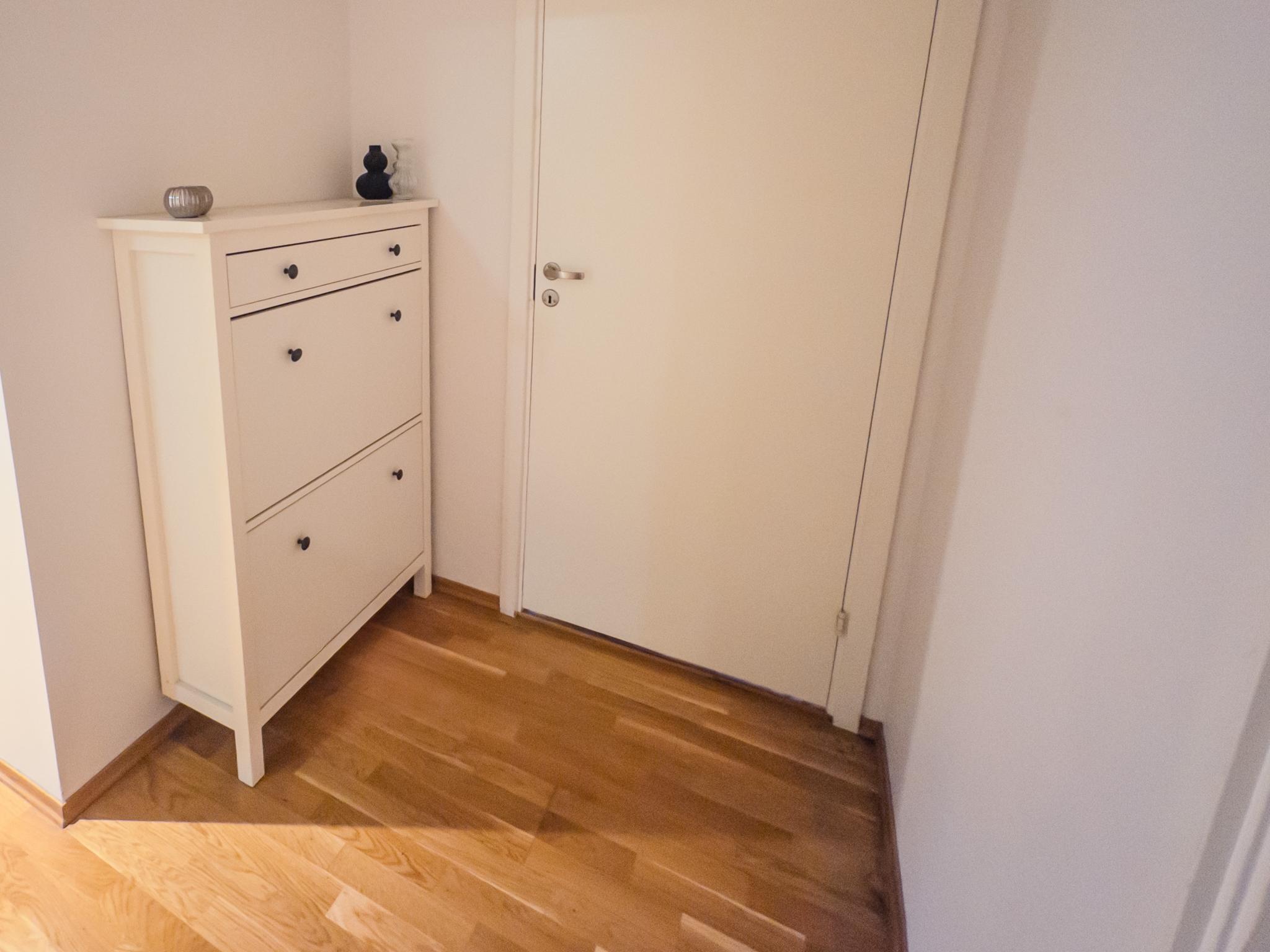 Plass til en liten kommode/skoskap i gangen inn til soverommene.