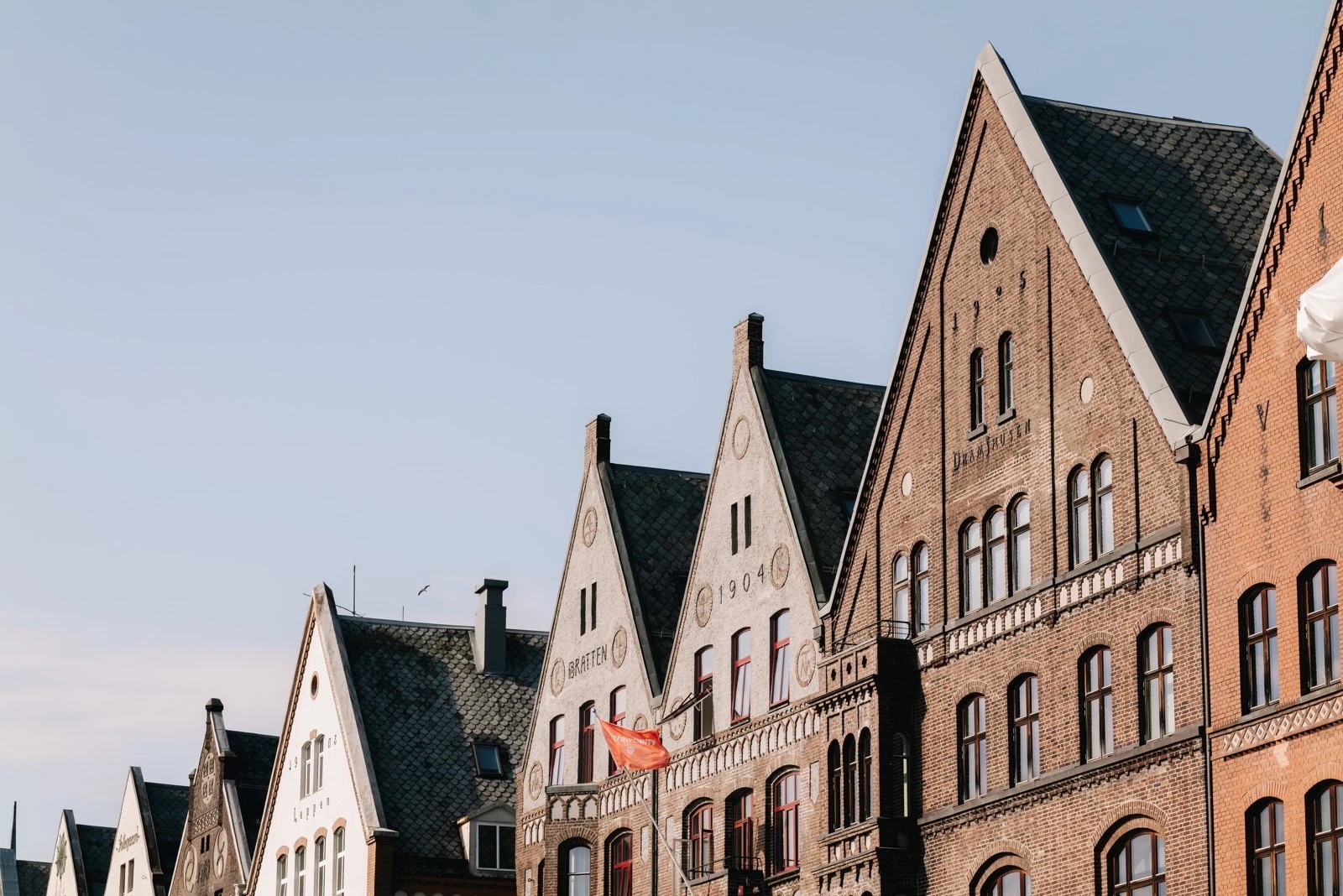 - Bryggen ligger bare et steinkast unna -