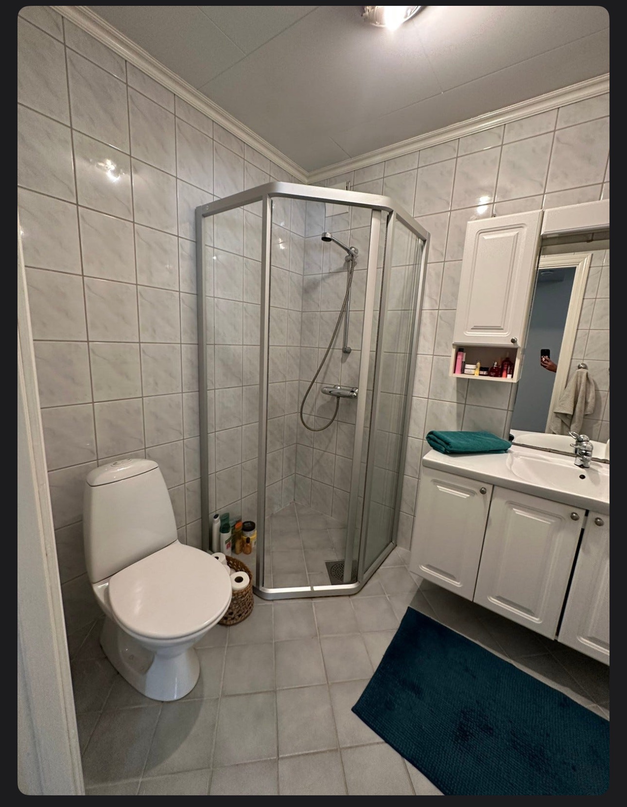 Bad, her kommer nytt møblement og dusjkabinett 