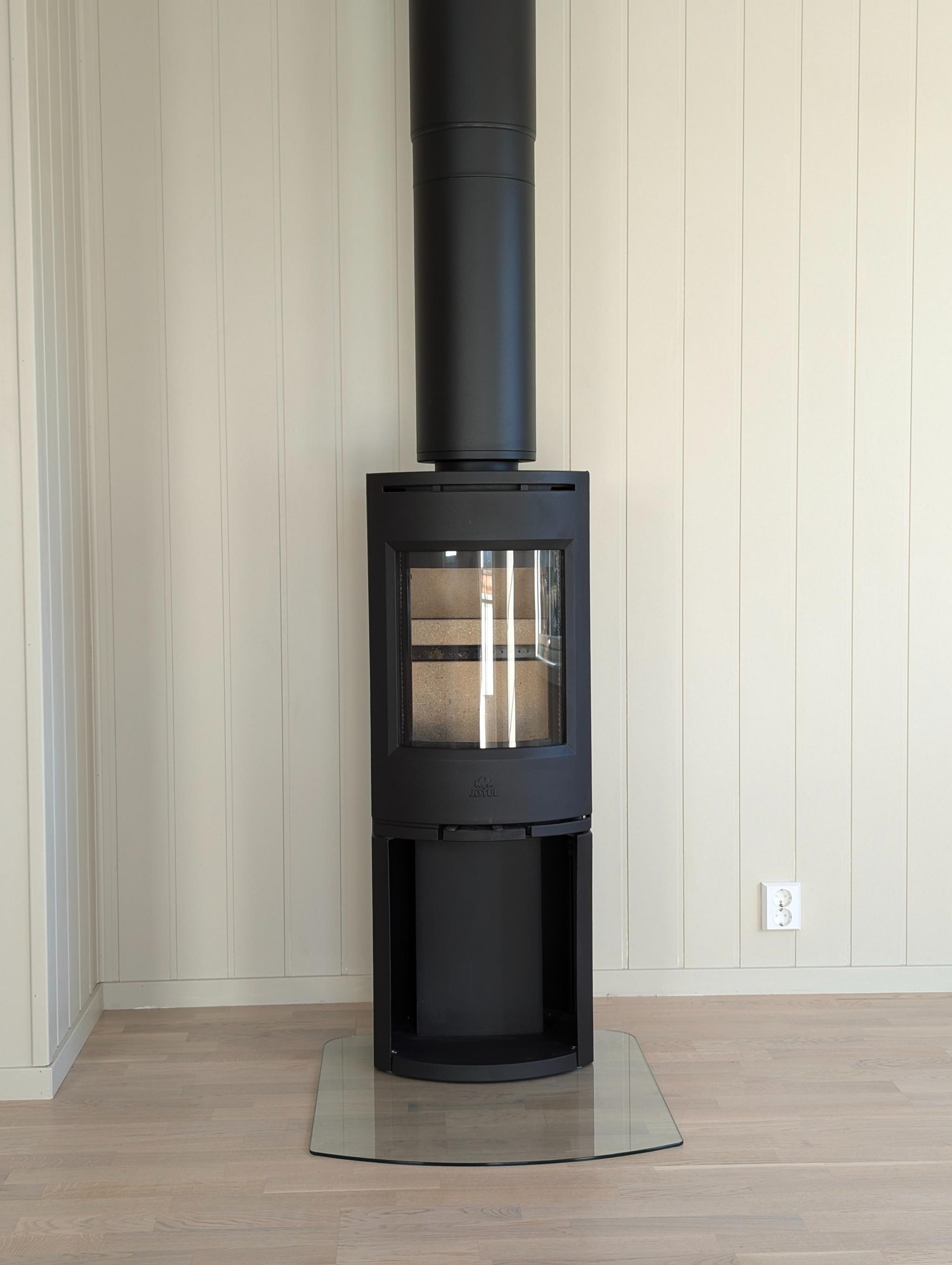 Moderne peisovn for rask oppvarming og ekstra hygge på kalde høst-og vinterkvelder