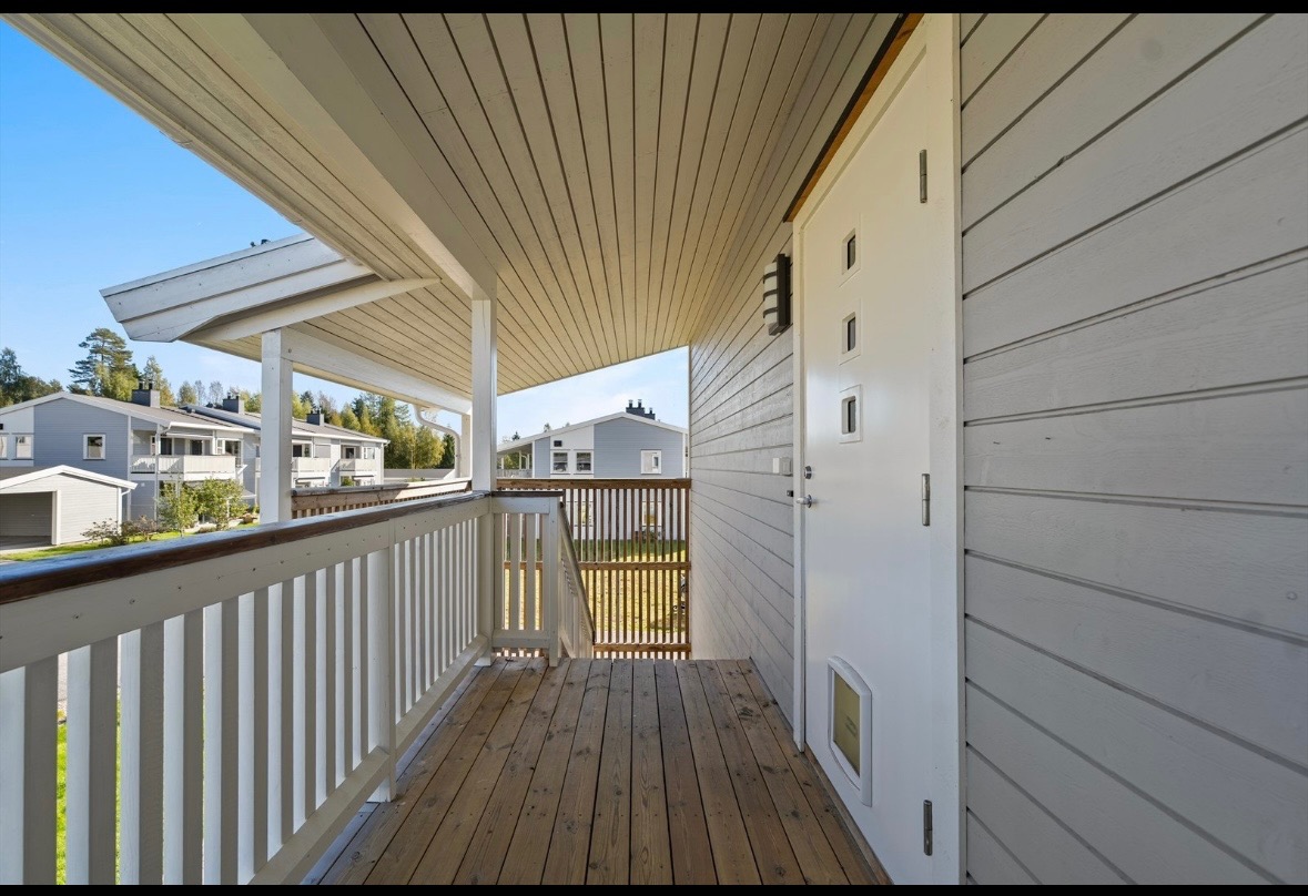 Inngangsparti med overbygg 