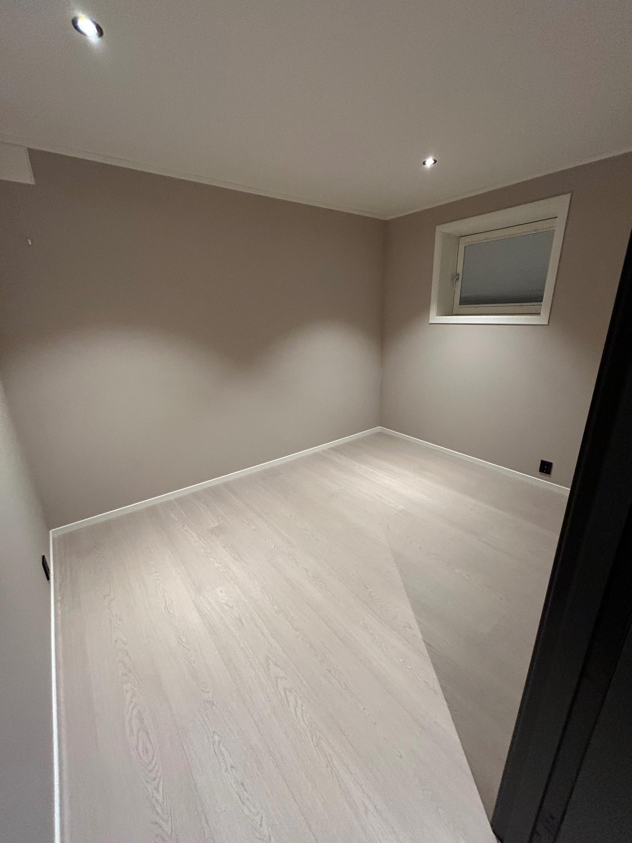 Soverom nr 1 . 8.8 m2