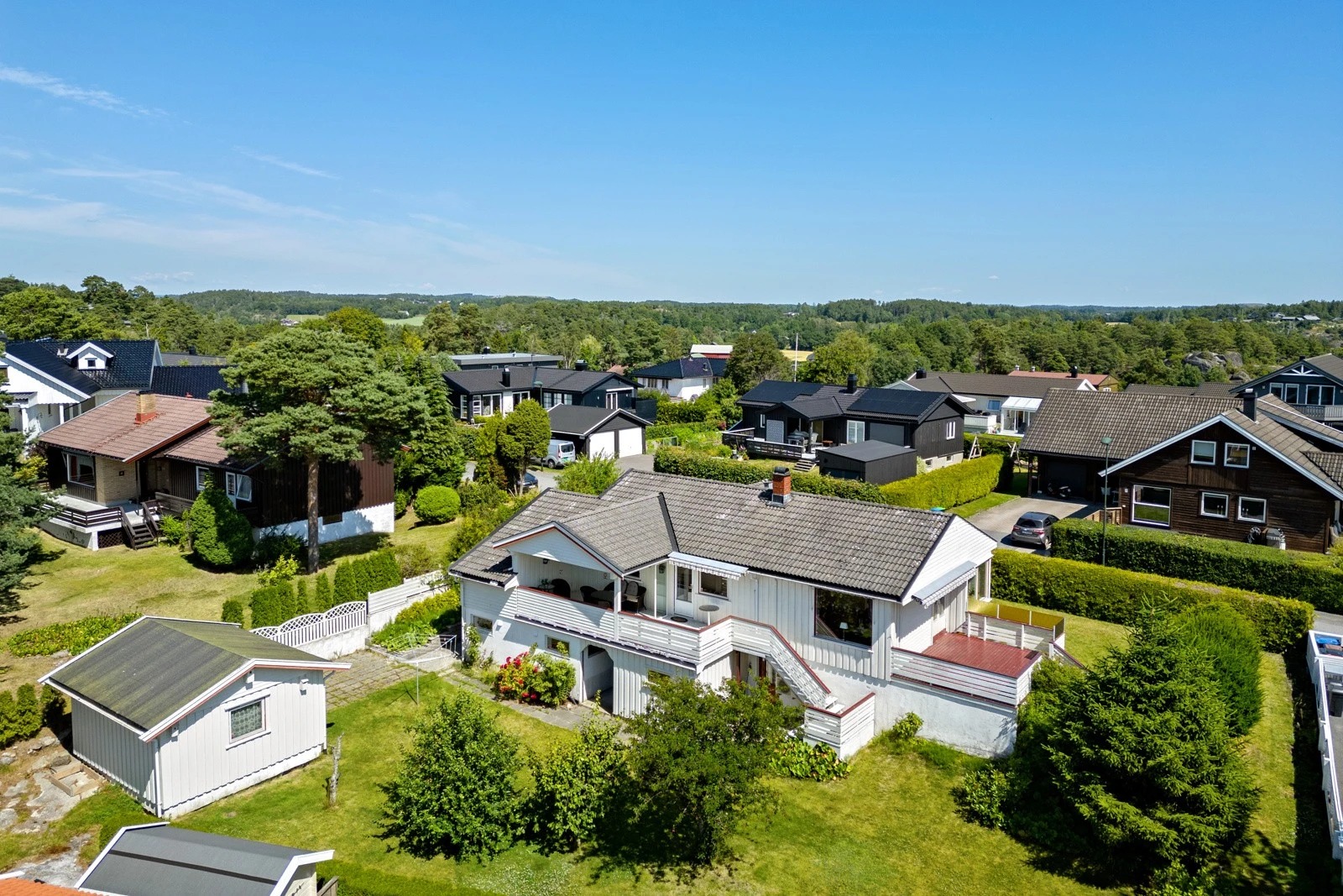 Oversiktsbilde av huset