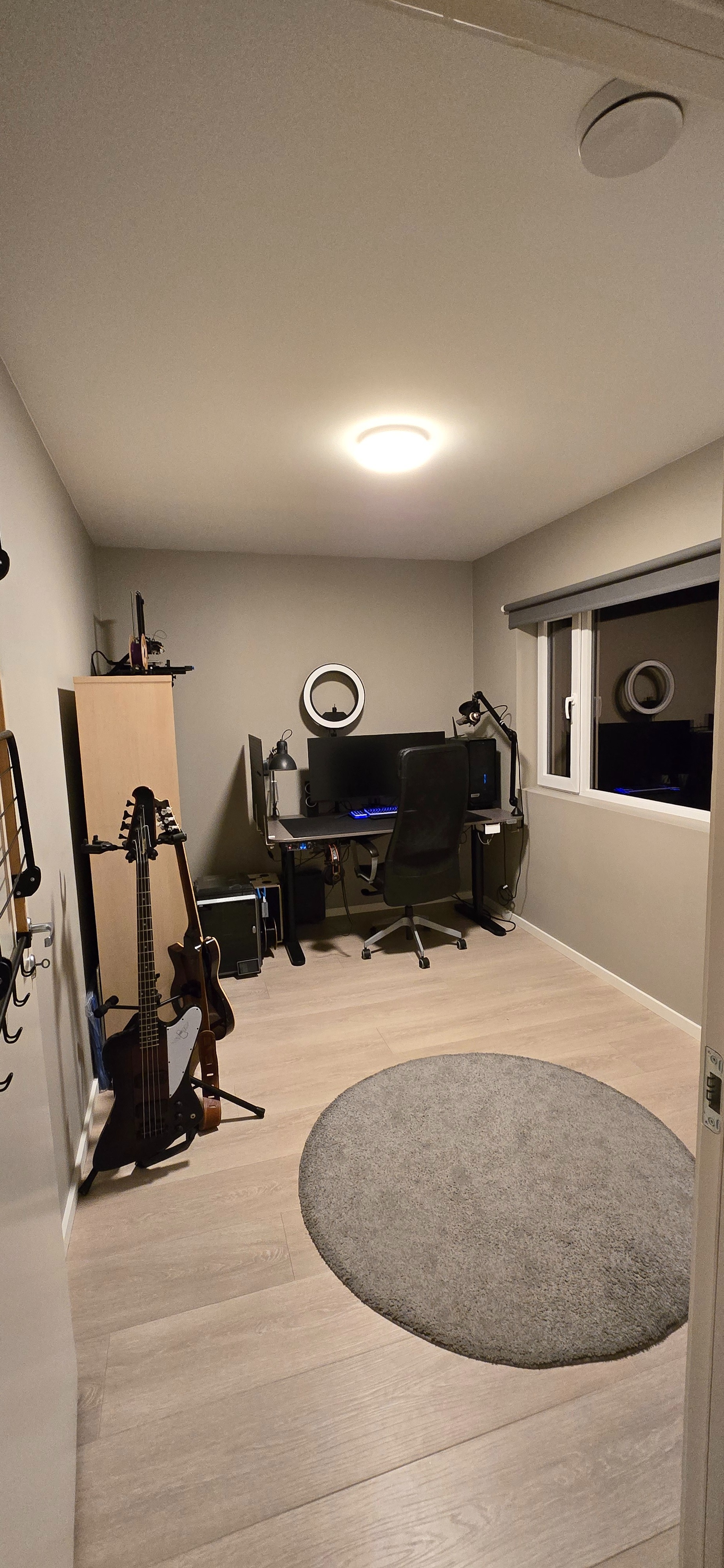 Soverom 1, brukes av dagens leiertaker som kontor.