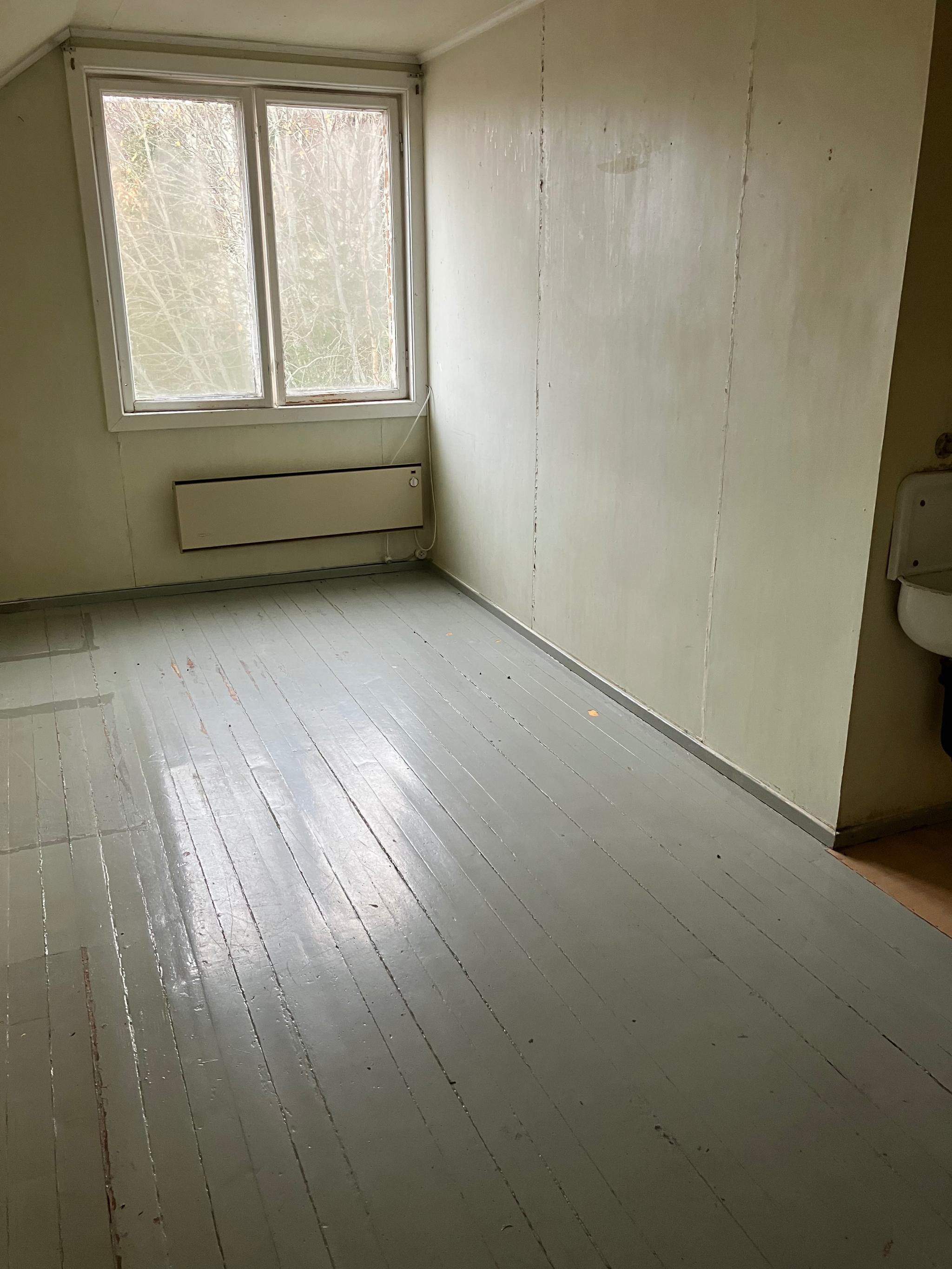 Etg 2 
Soverom 4 her vil også vinduet bli byttet så snart snekker har  mulighet til å komme. 