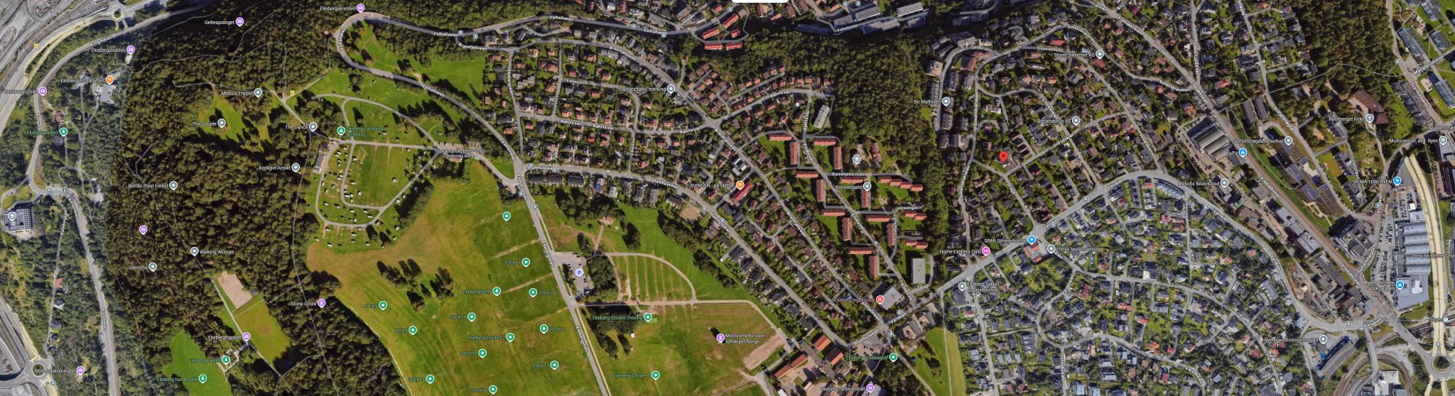 Oversiktskartet viser beliggenhet i forhold til butikk kollektivtransport og ekebergsletta.