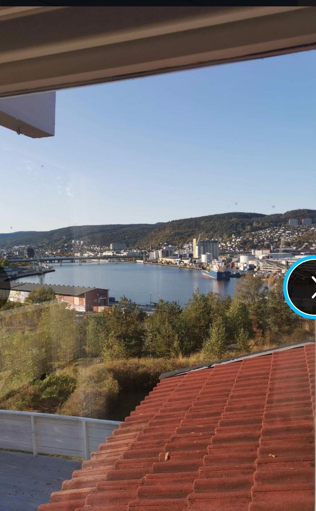 Drammen by, utsikt fra stue/balkong.