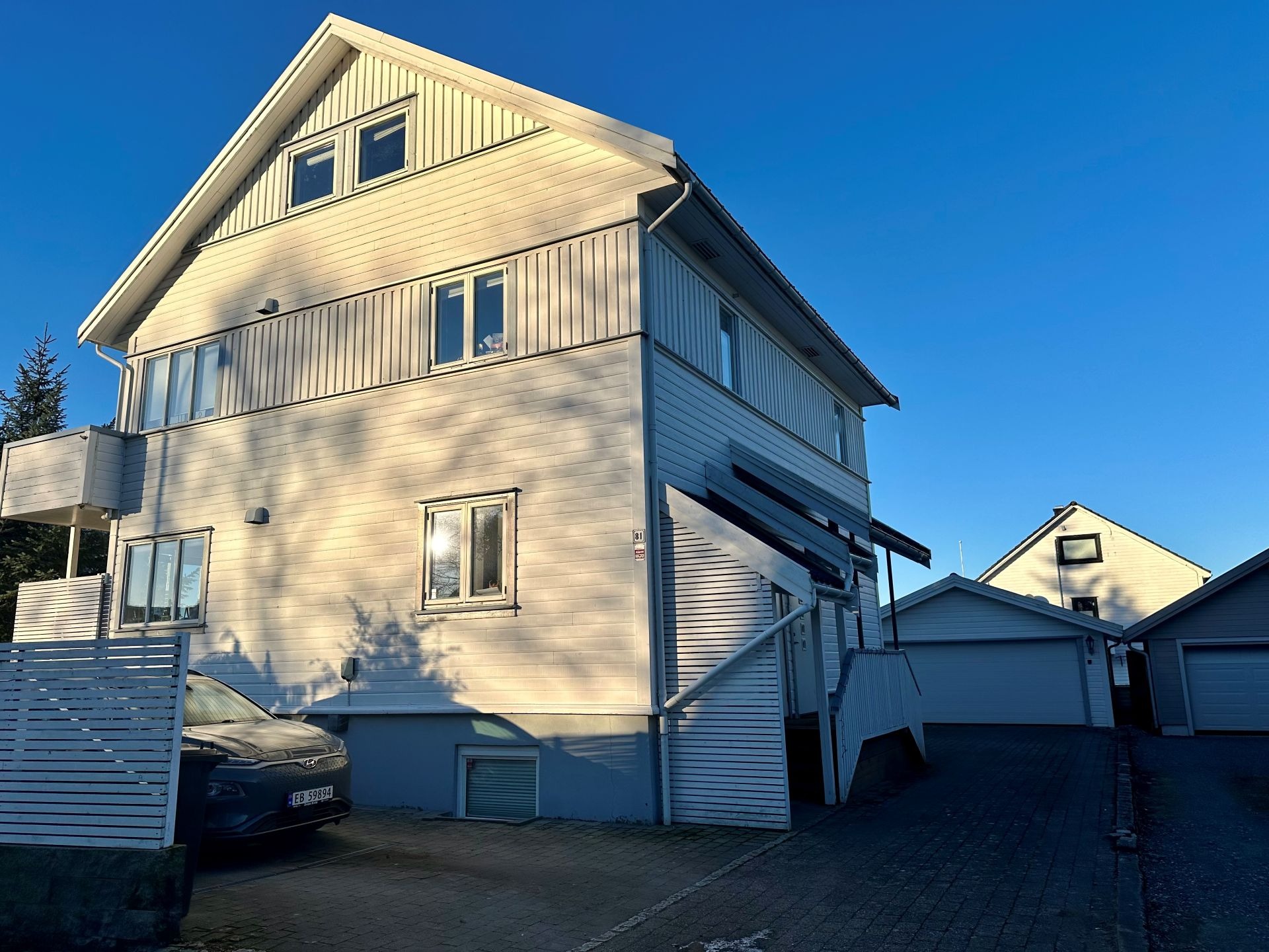 Leiligheten ligger i dette huset, Steingata 81, under 10 minutter fra Stavanger sentrum.