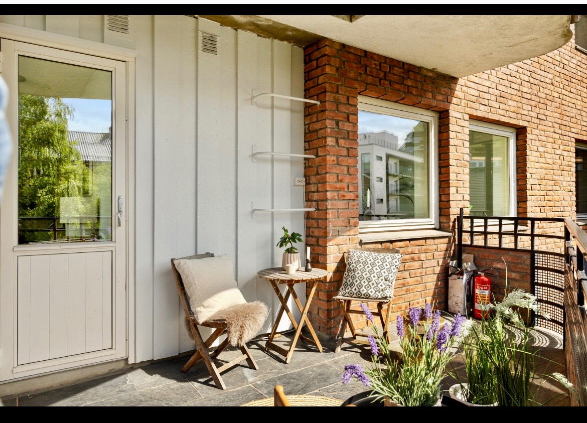 9 kvm vestvendt balkong