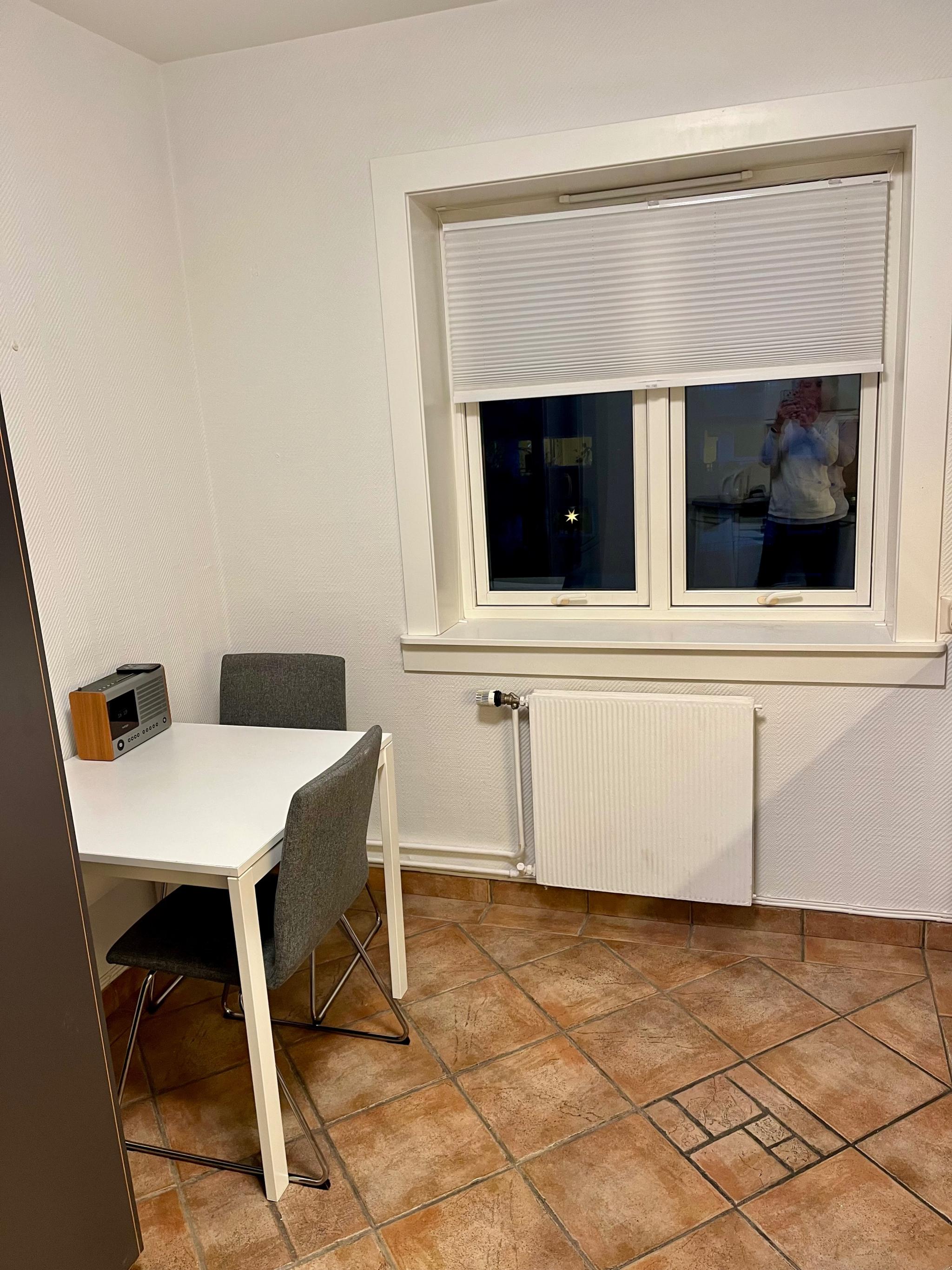 Kjøkken med spiseplass 