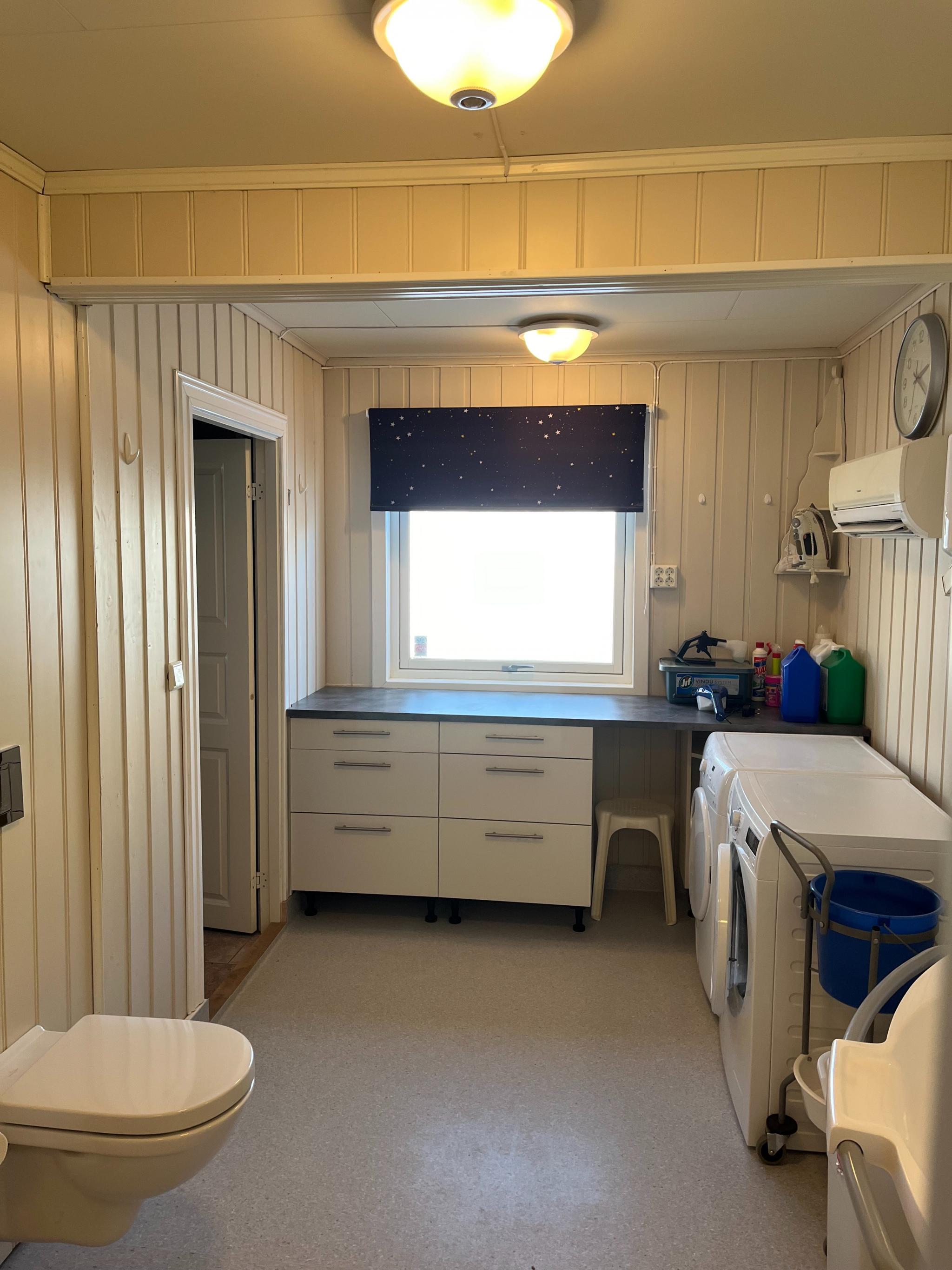 Nyere større bad i hovedetasje