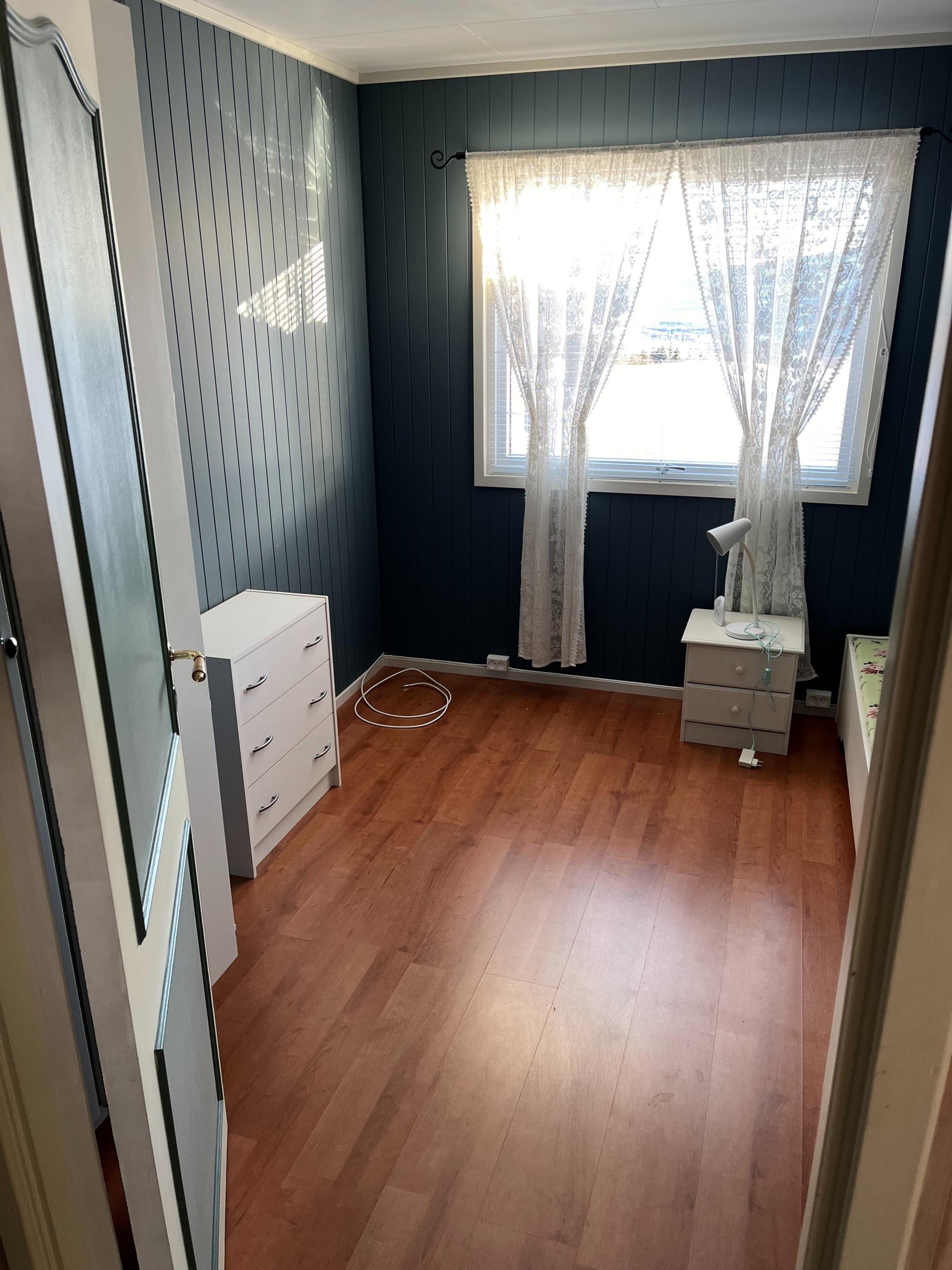 Lite soverom i hovedetasje